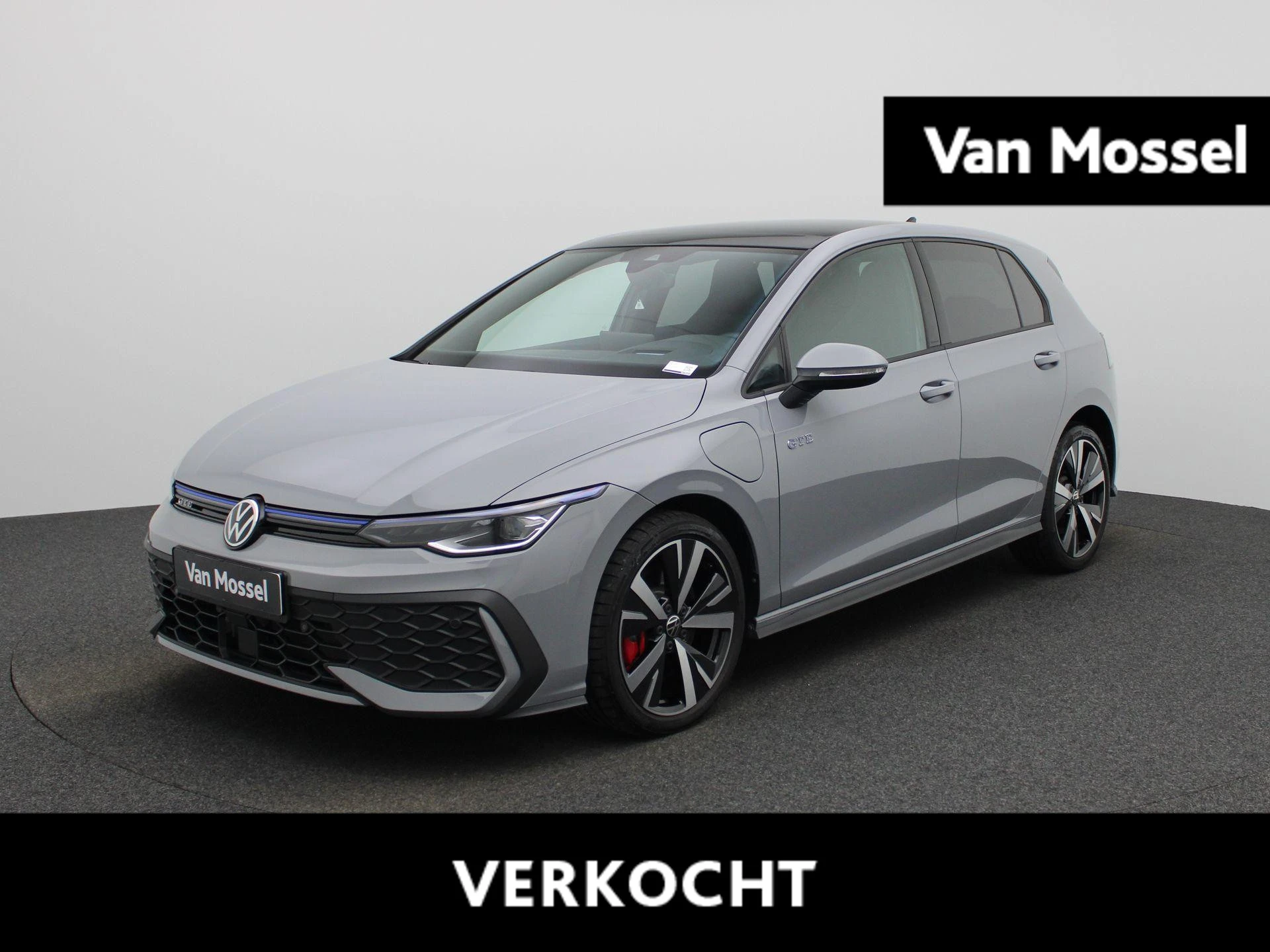 Volkswagen-Golf-image-0