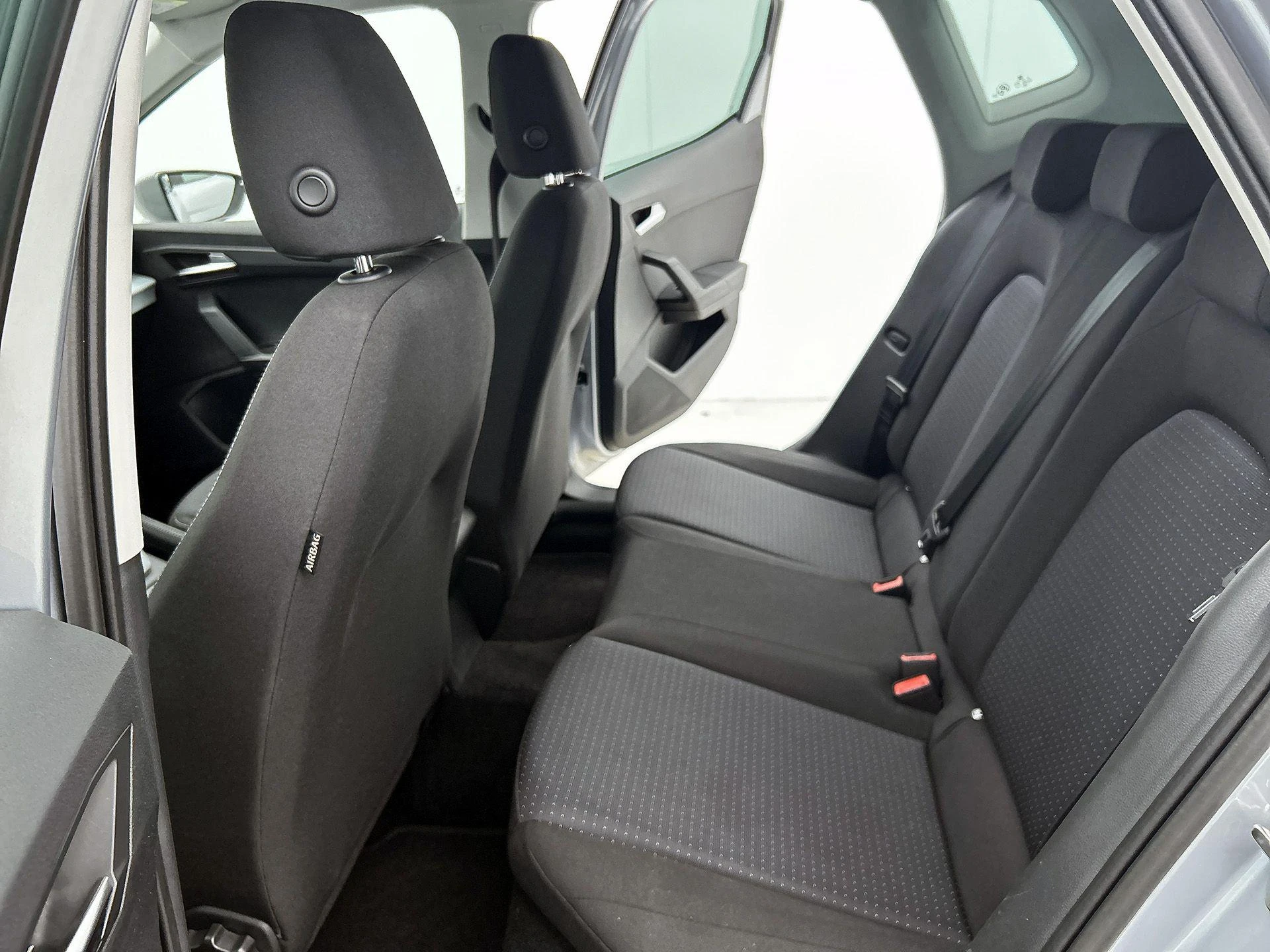 SEAT-Arona-image-26