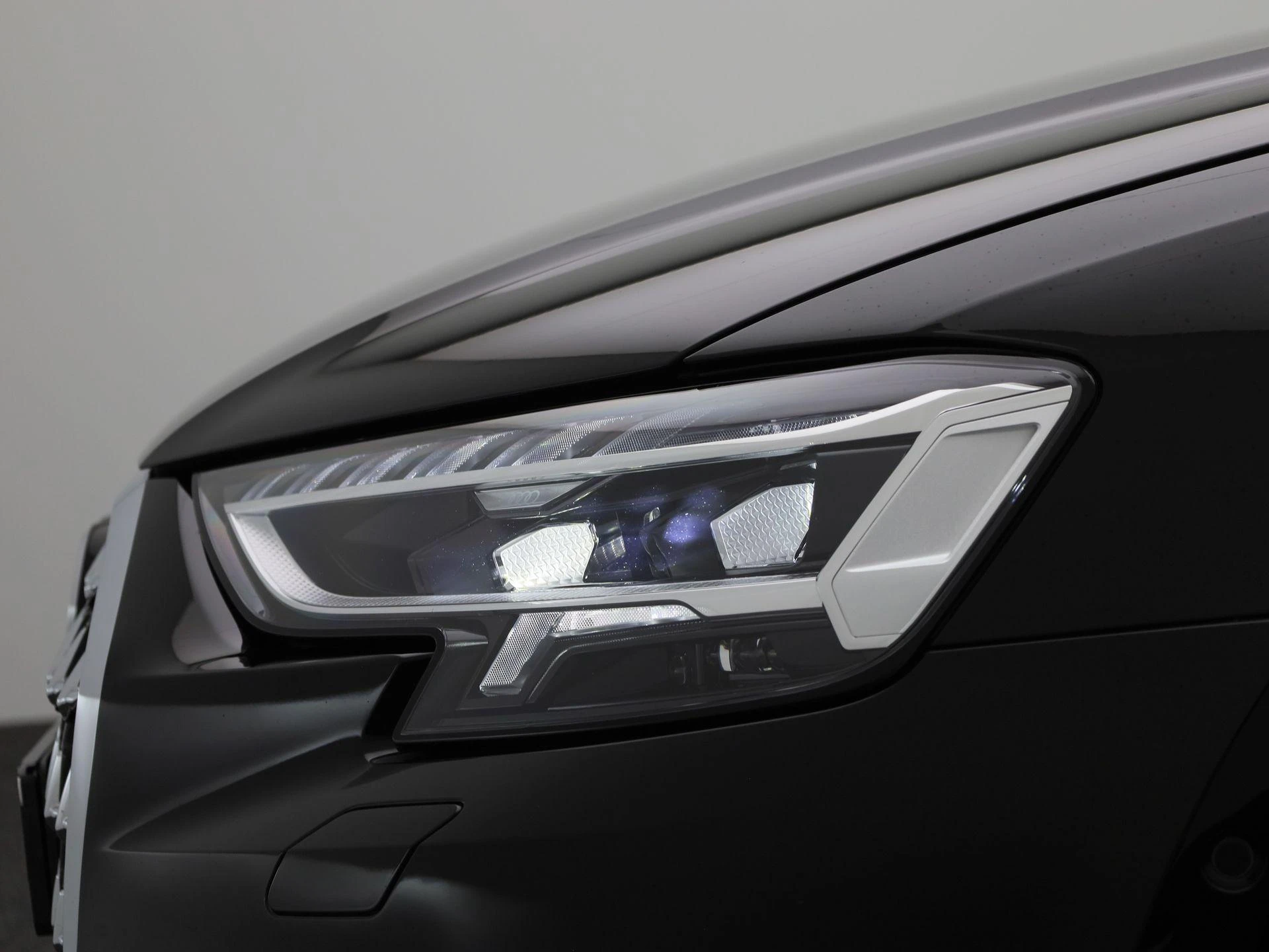 Audi-A8-image-16