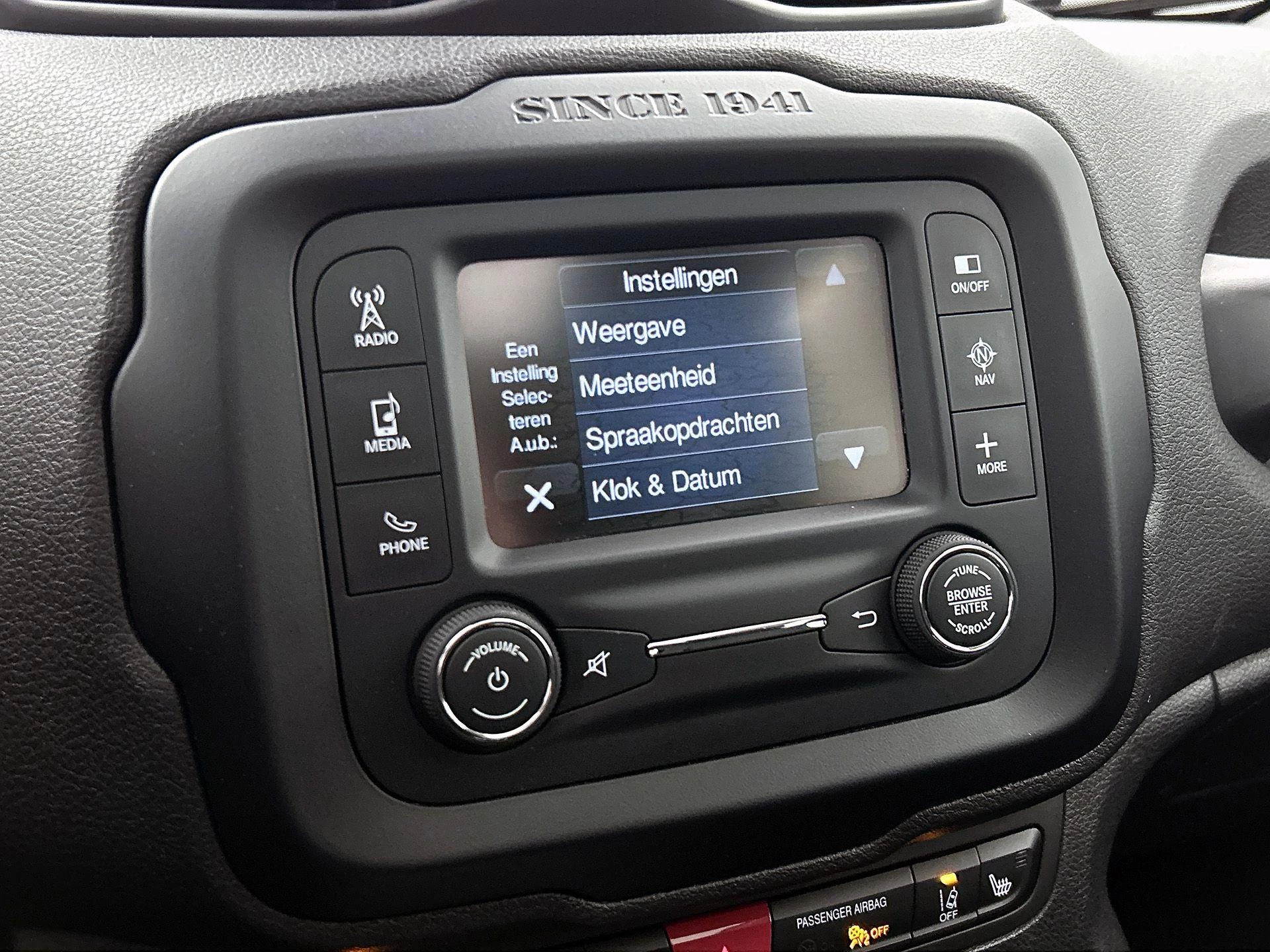 Jeep-Renegade-image-8