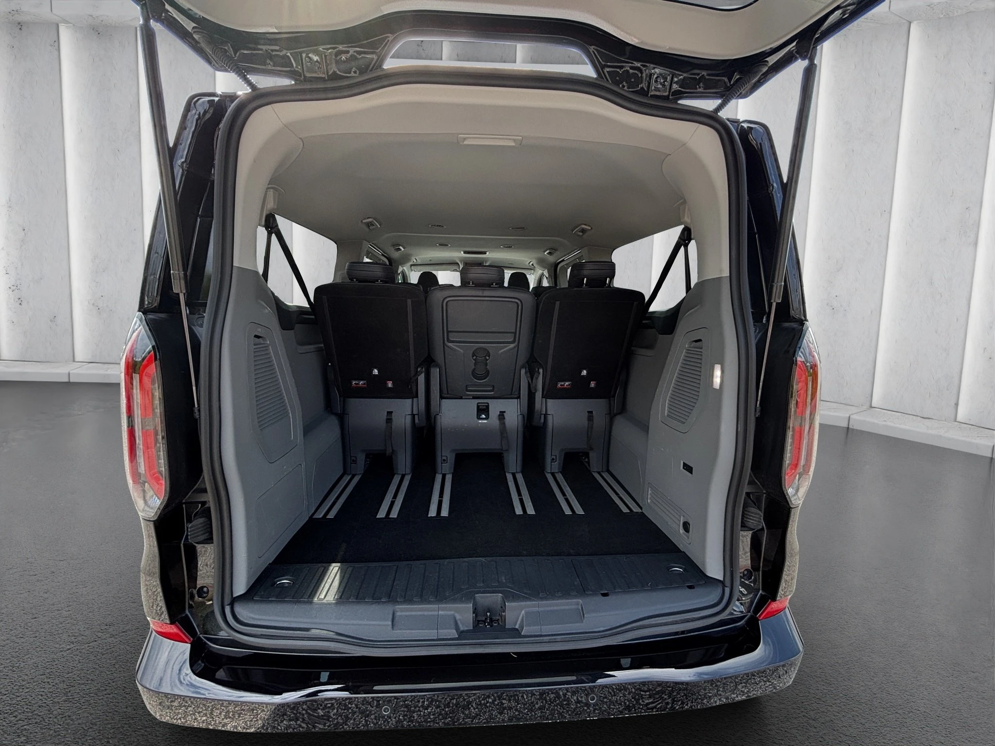 Ford-Tourneo Custom-image-17
