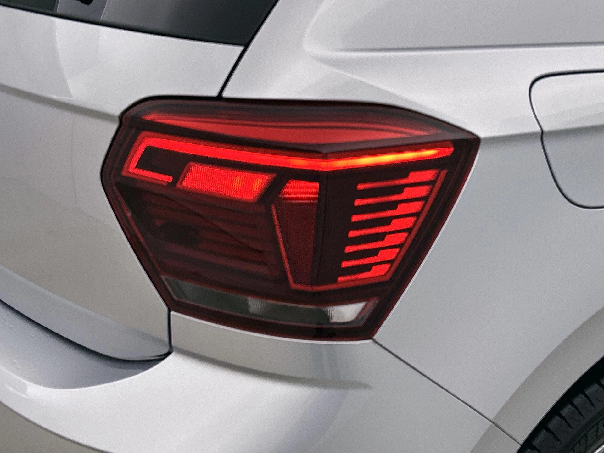 Volkswagen-Polo-image-24