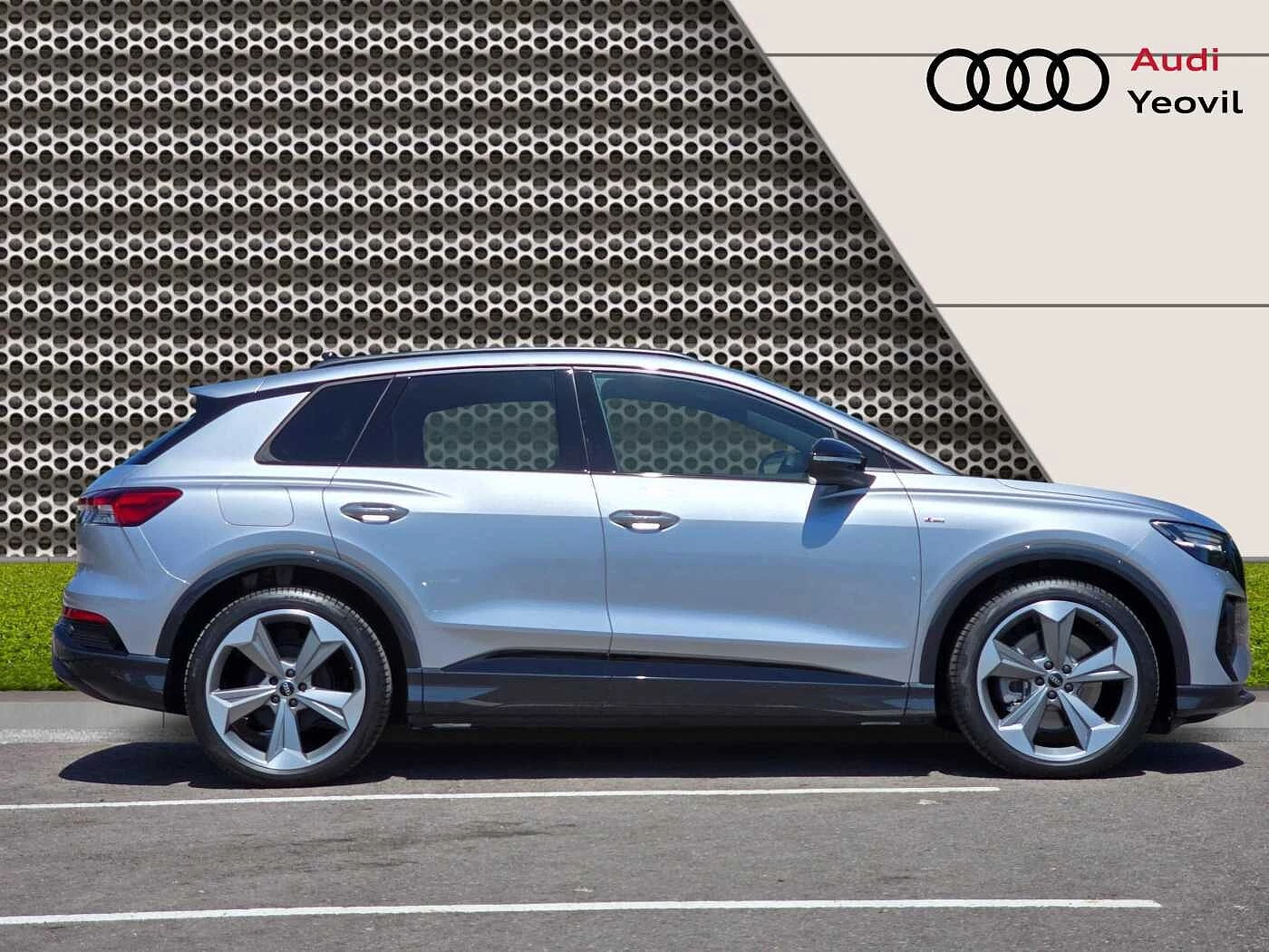Audi-Q4 e-tron-image-3