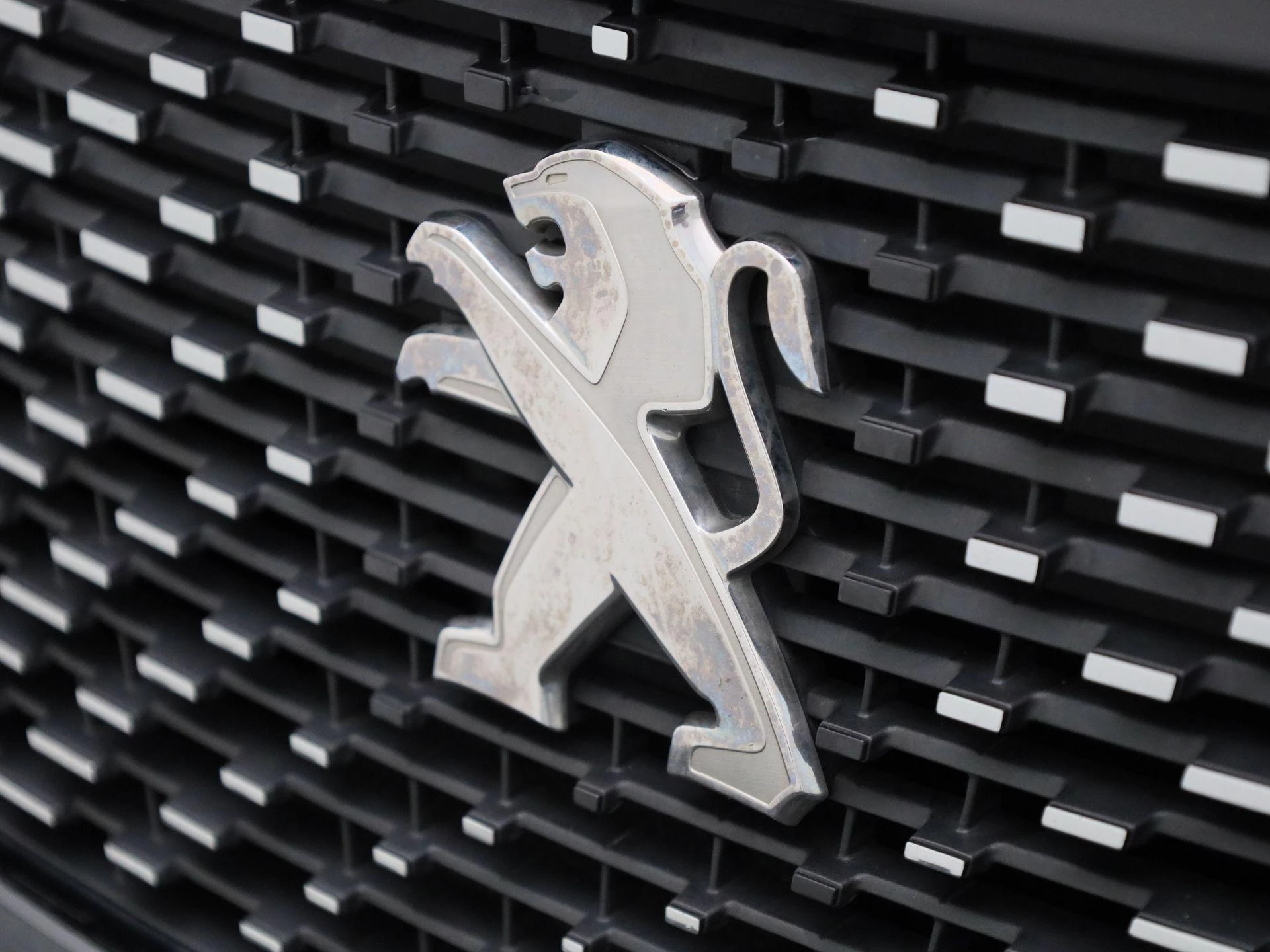 Peugeot 2008 1.5 BlueHDi 96kW S&S EAT8 Allure