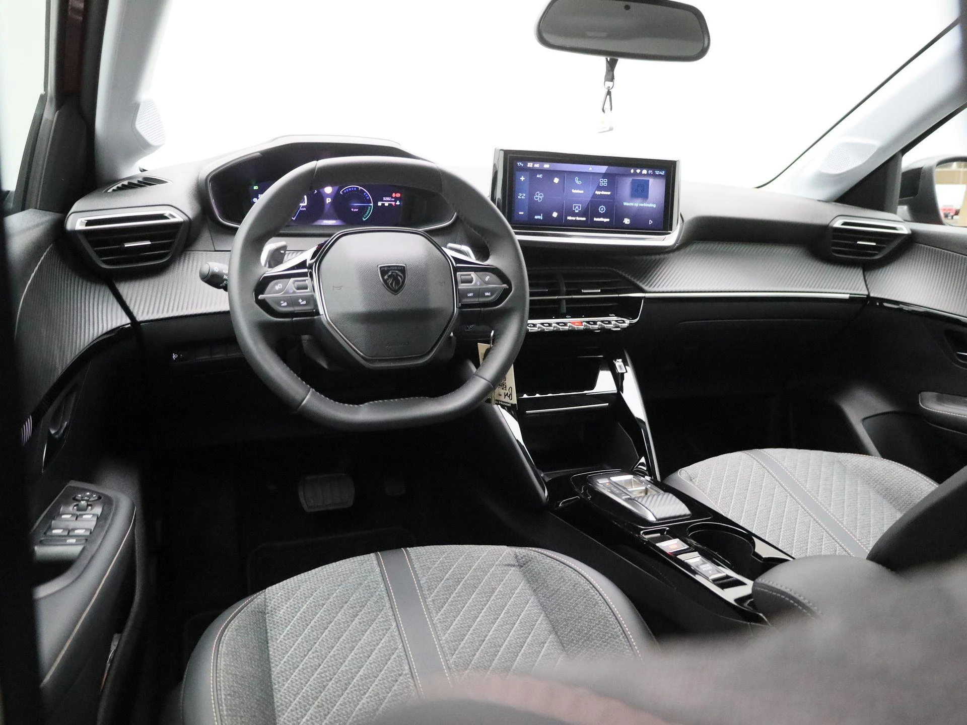 Peugeot 208 - 7