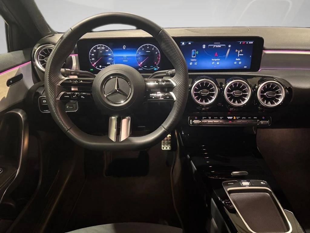 Mercedes-Benz-A-Klasse 200-image-9