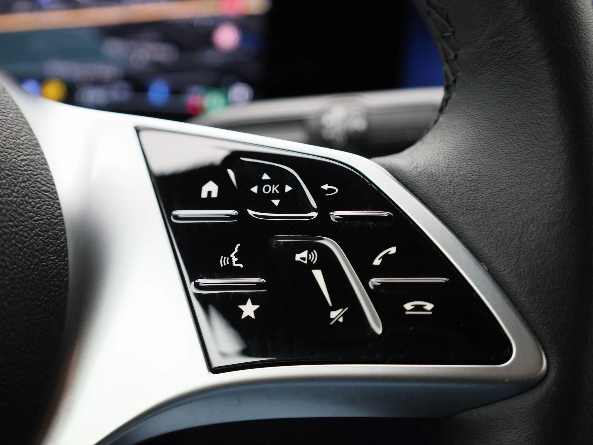 Mercedes-Benz-GLB-image-28