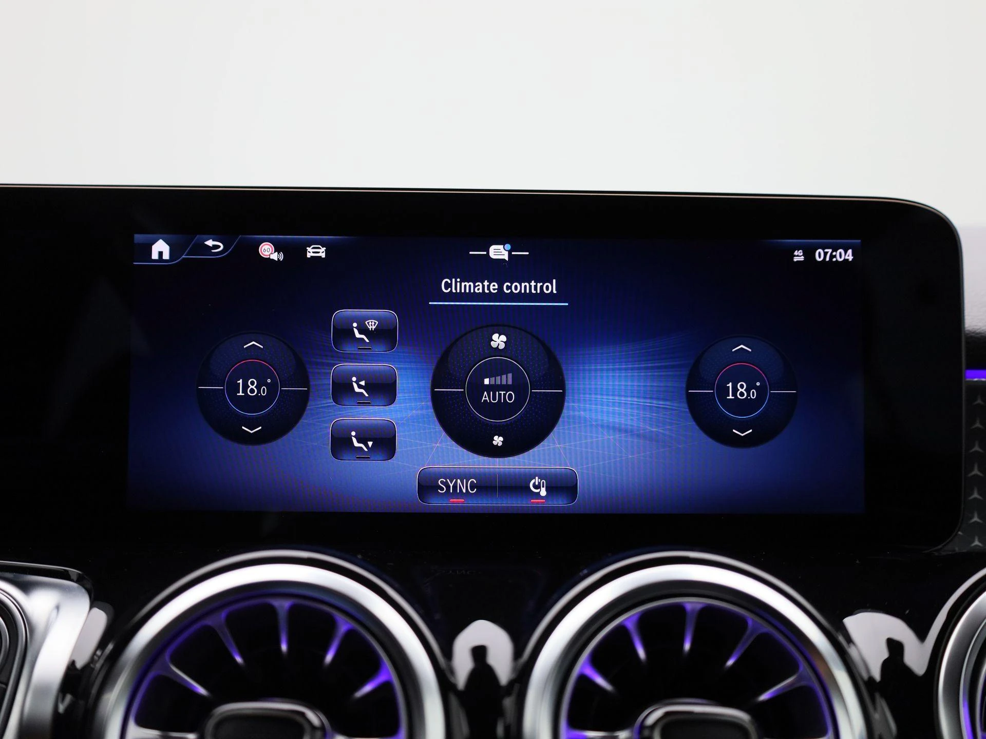 Mercedes-Benz-GLB-image-27