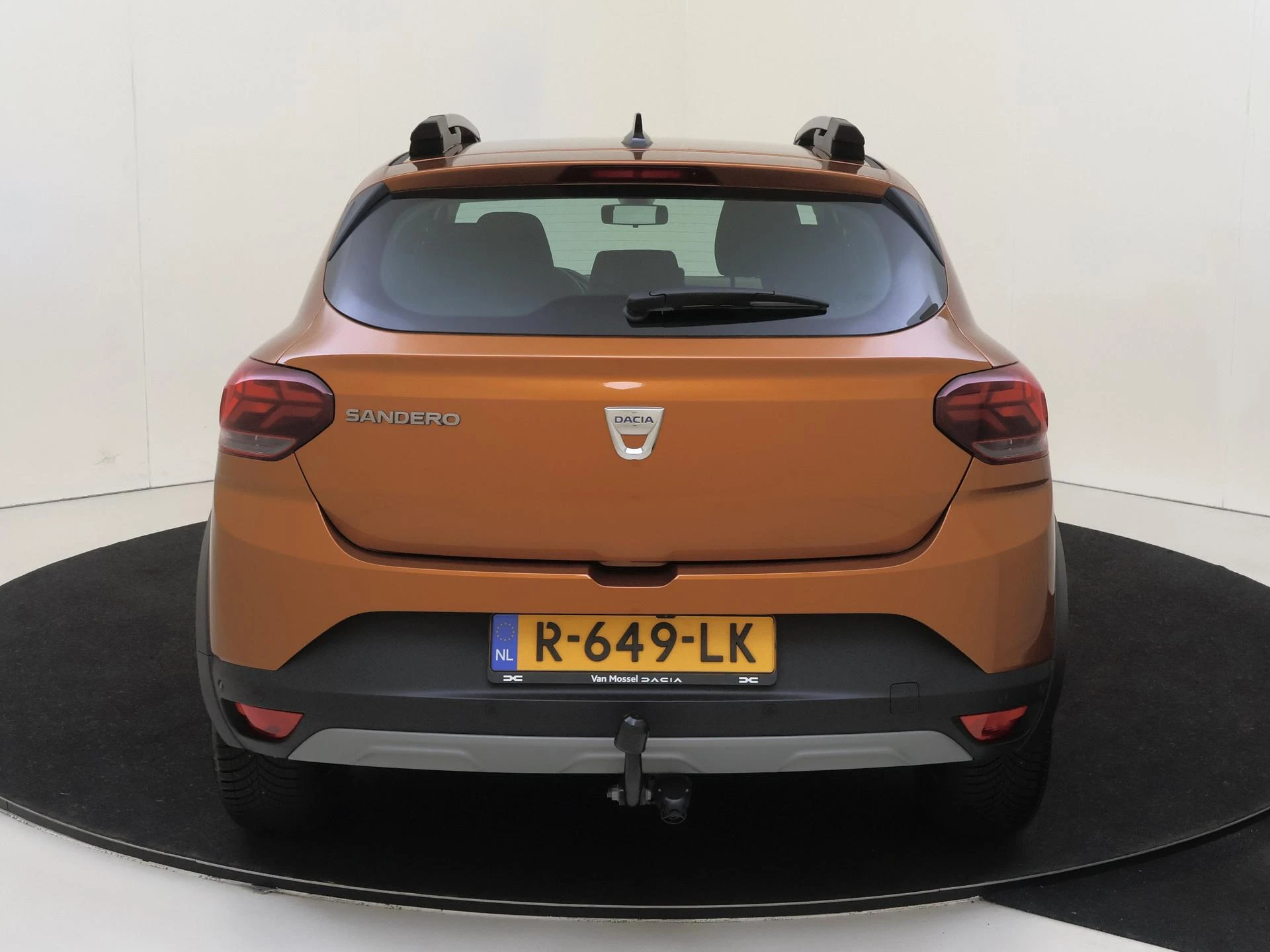 Dacia-Sandero Stepway-image-6