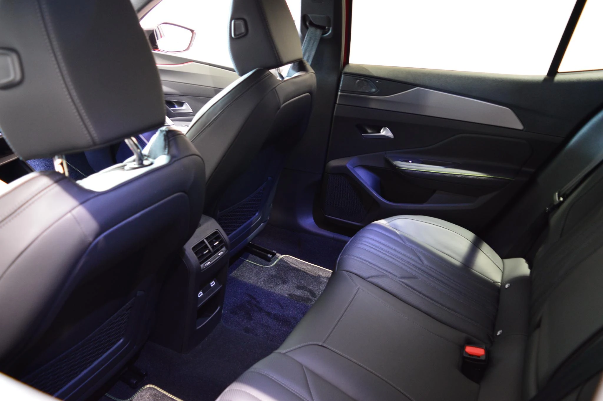 Peugeot-408-image-10