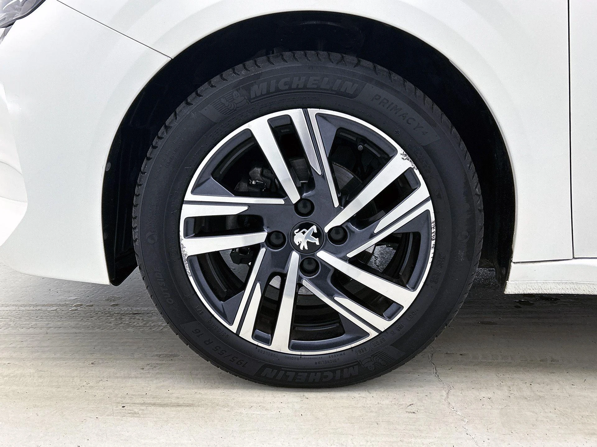 Peugeot-208-image-31