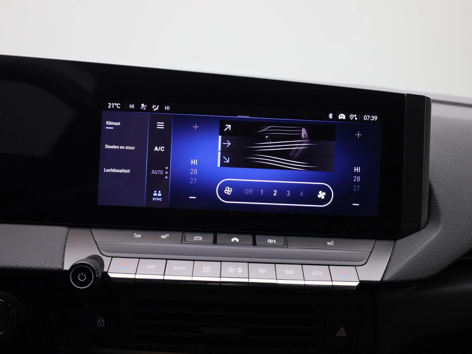 Opel-Astra-image-17