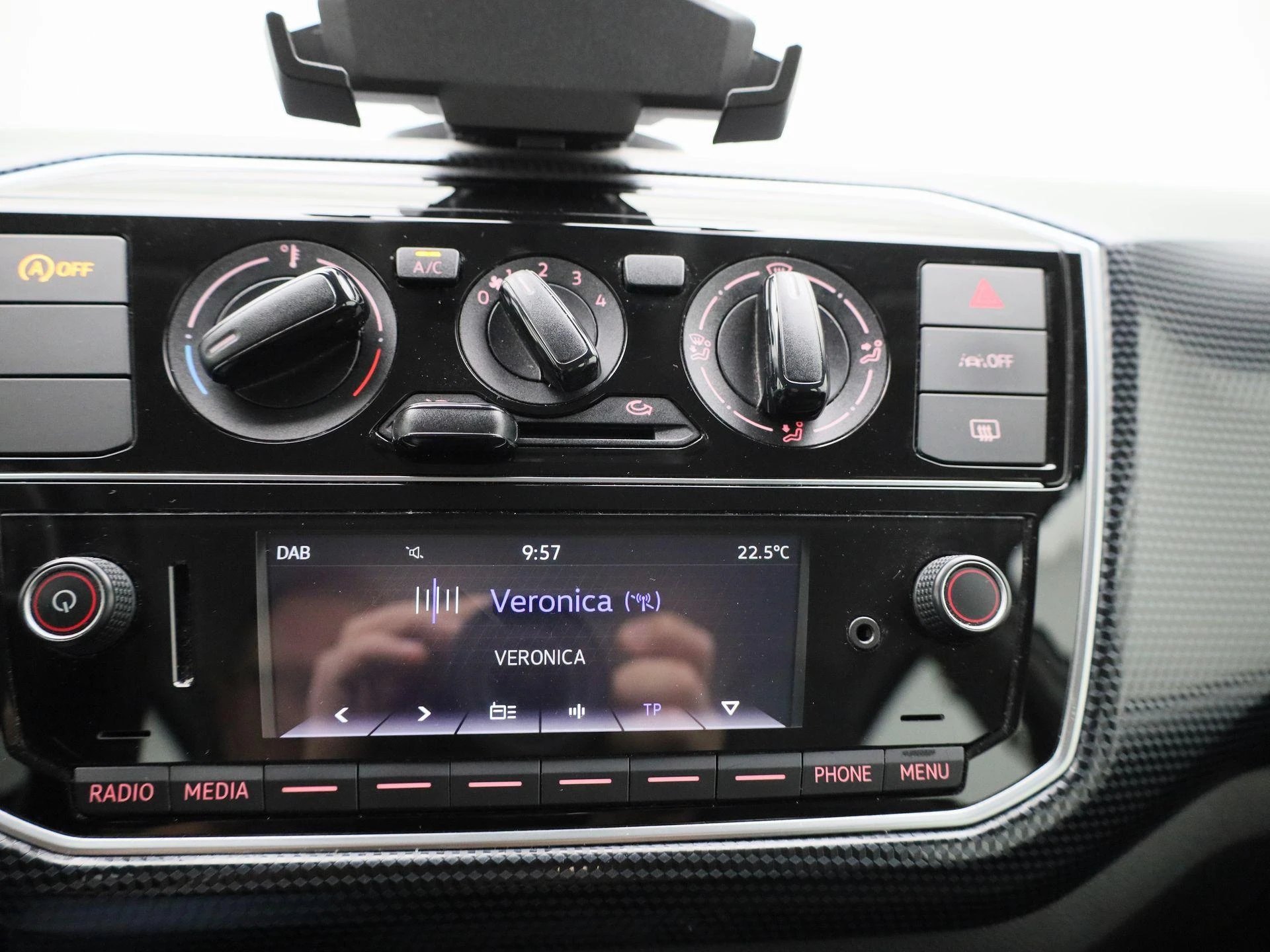 Volkswagen-up!-image-13