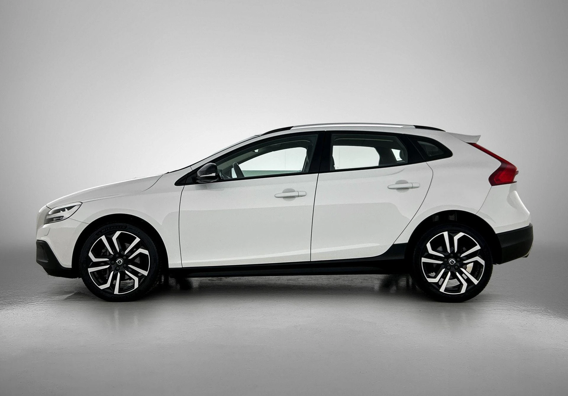 Volvo-V40-image-1