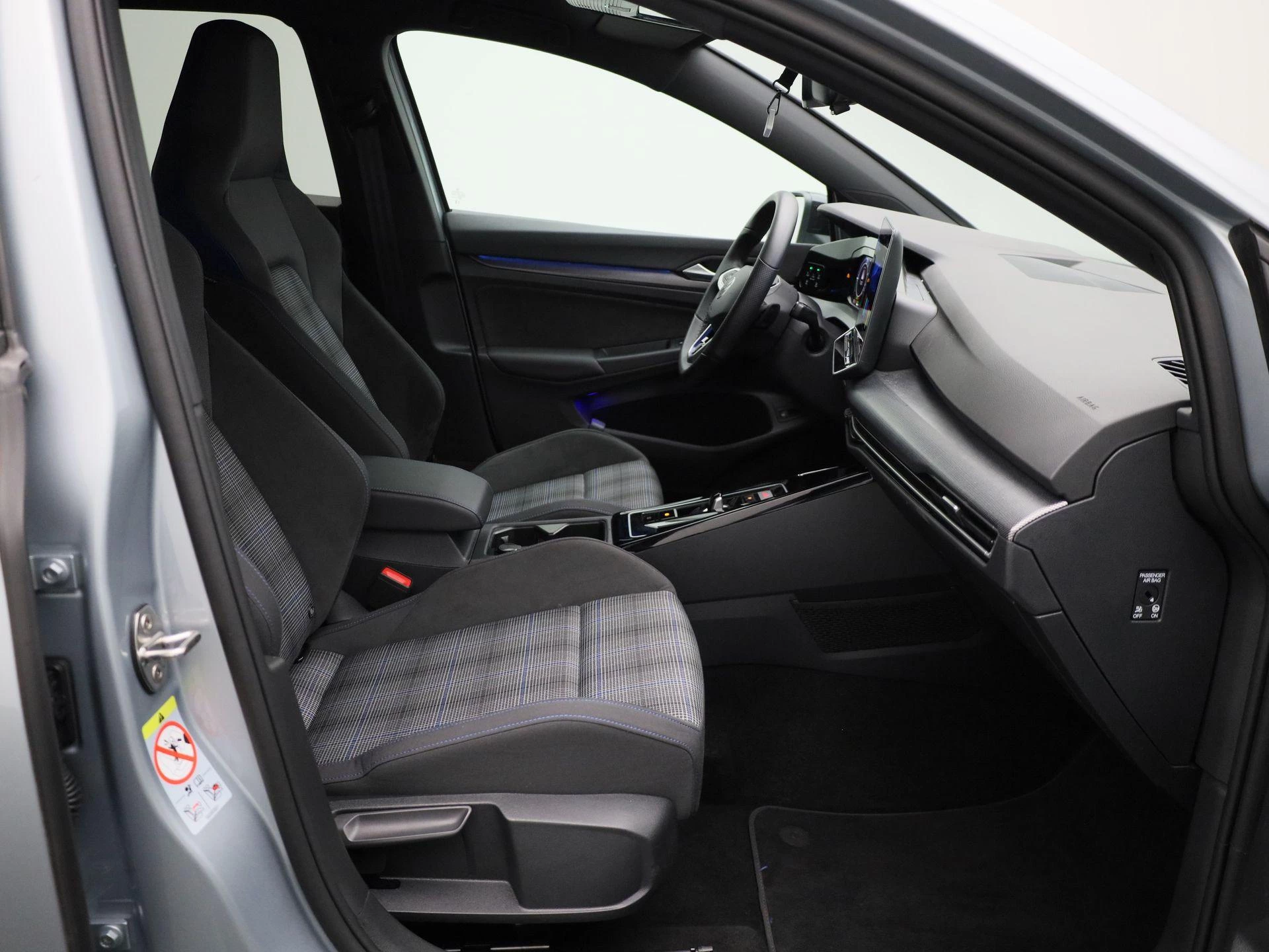 Volkswagen-Golf-image-38