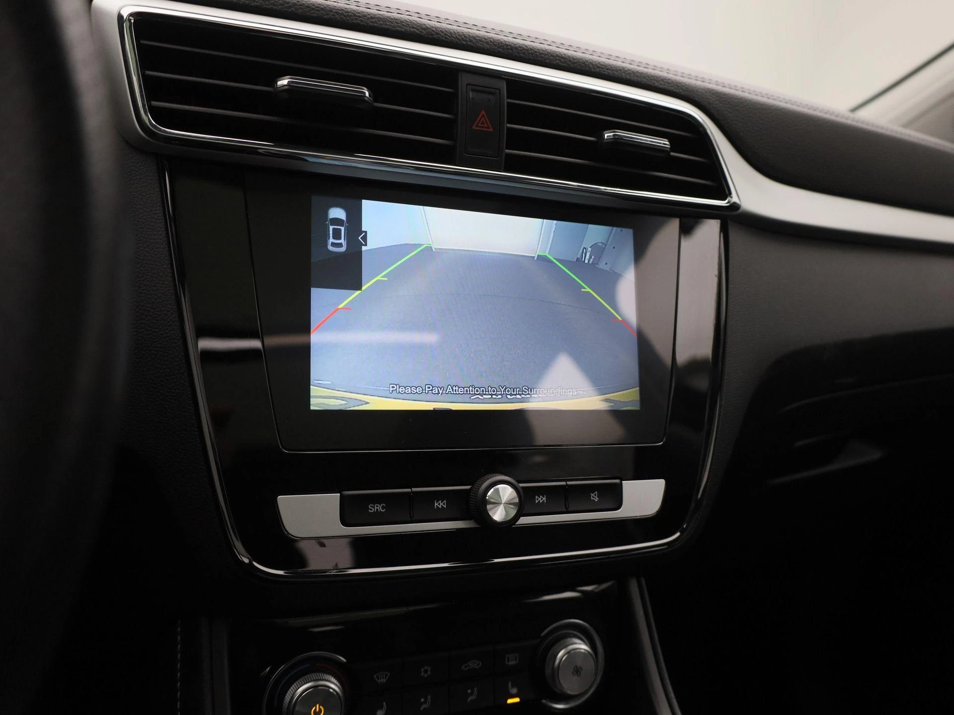 MG-ZS EV-image-17