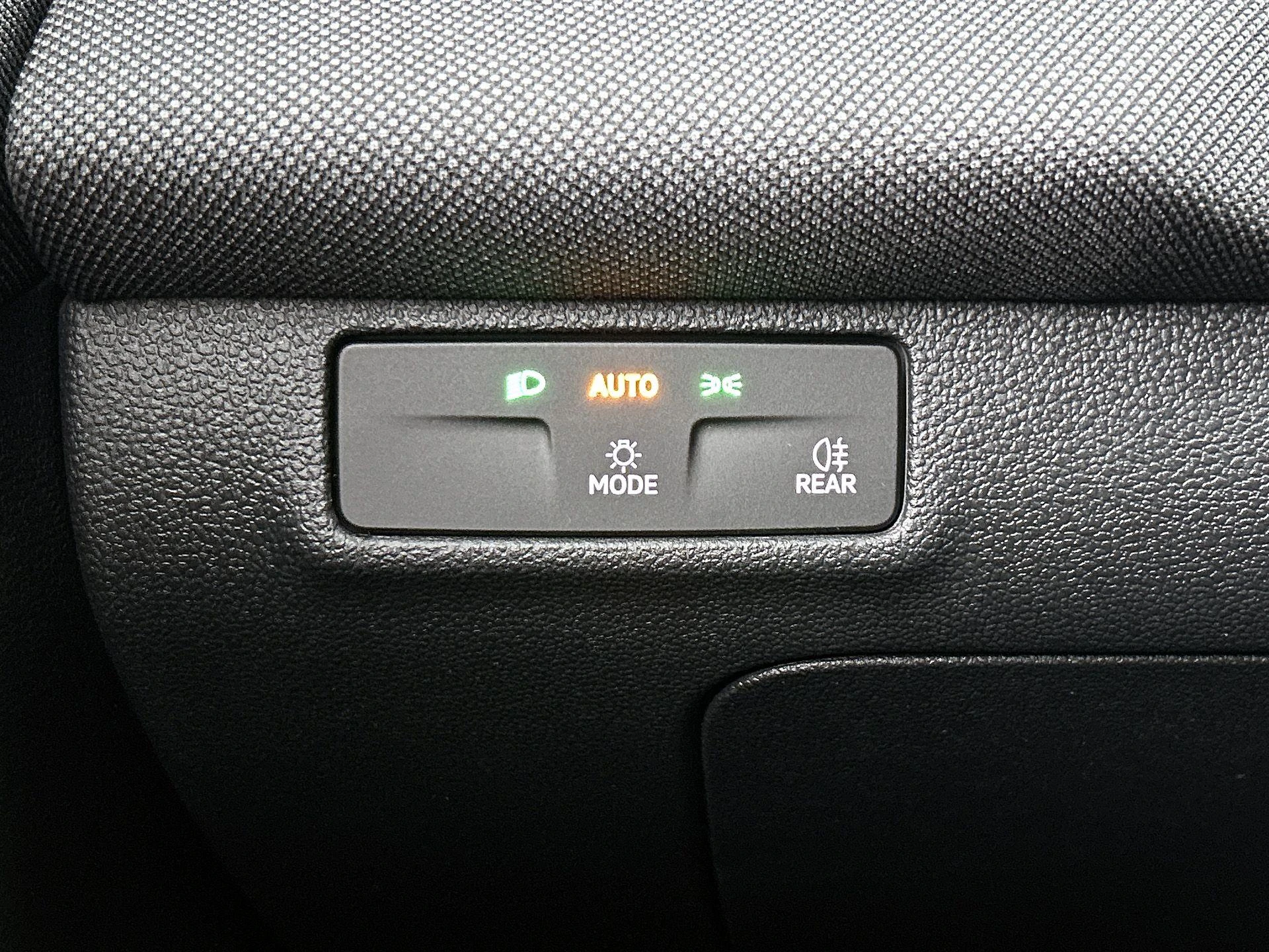 Volkswagen-T-Roc-image-24