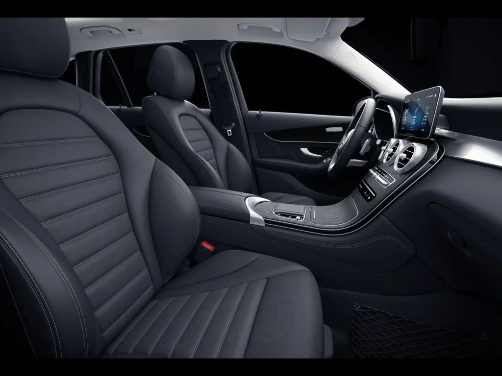 Mercedes-Benz-GLC 220 d-image-10
