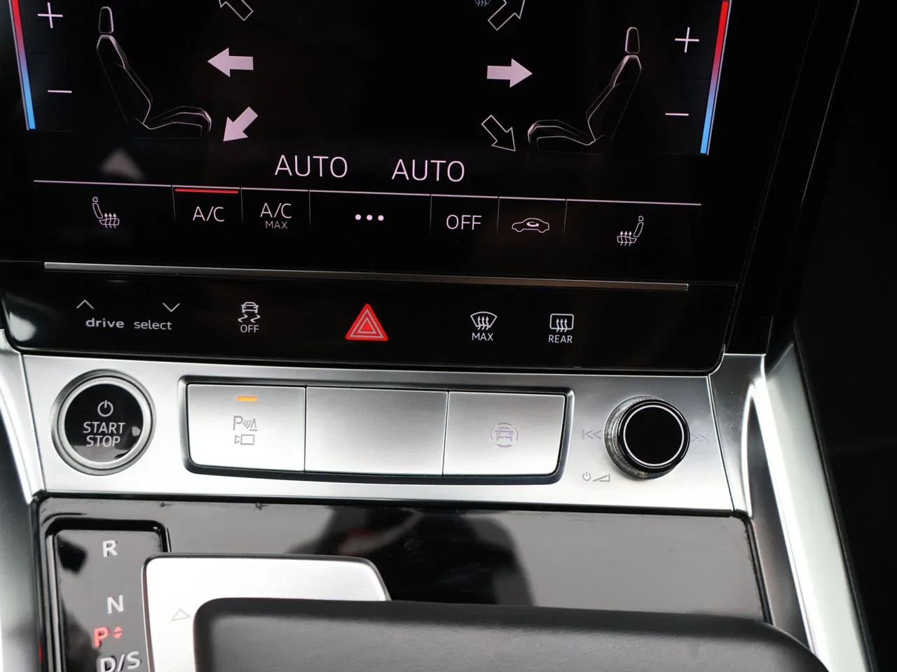 Audi e-tron Sportback Audi e-tron Sportback 55 QUATTRO 408PK *AUTOMAAT*LEDER*CAMERA*VIRTUAL COCKPIT*PDC*ACC*NAVI*APP-CONNECT*...*