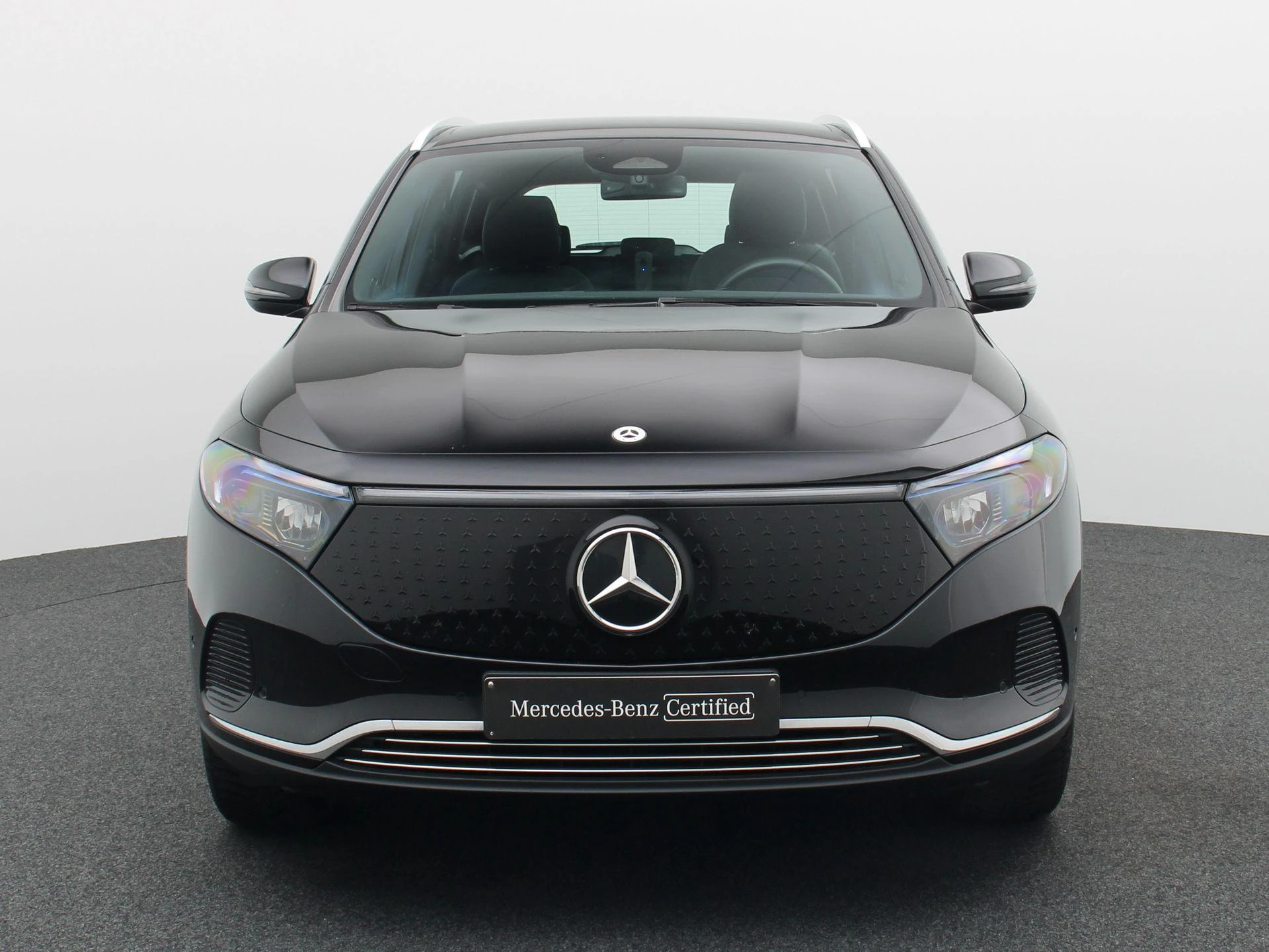 Mercedes-Benz-EQA-image-2
