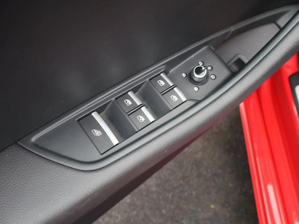 Audi A5 Cabriolet Audi A5 Cabriolet S-LINE 35TFSI 150PK *AUTOMAAT*NEKVERWARMING*LEDER*NAVI*APP CONNECT*BLTH*CRUISE*DIGITAL DASHBOARD*...