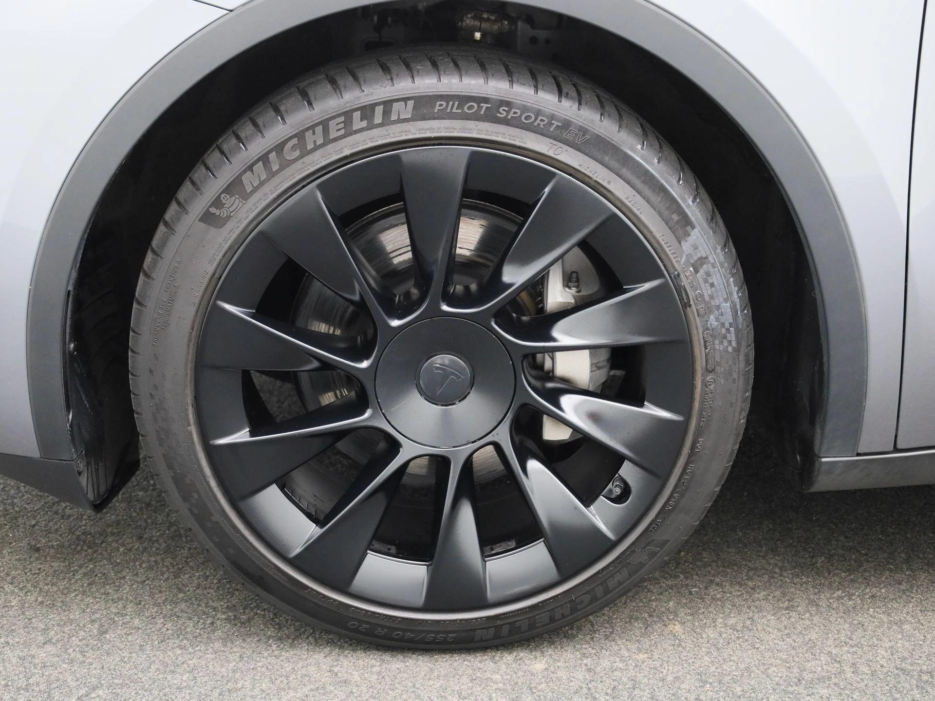 Tesla-Model Y-image-14