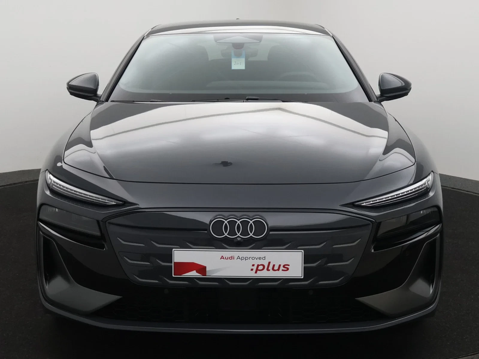 Audi-A6 Avant e-tron-image-4
