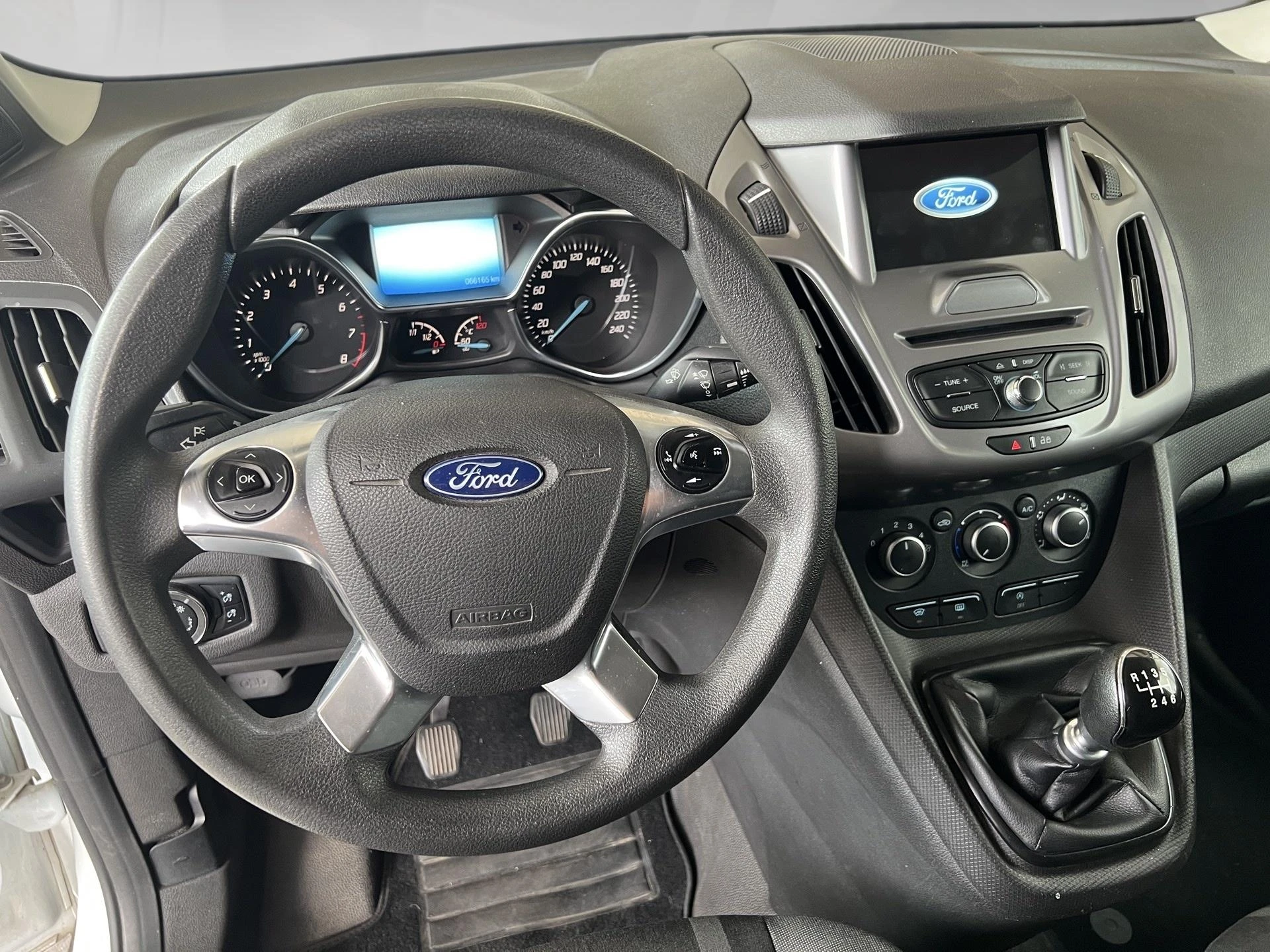 Ford-Transit-image-13