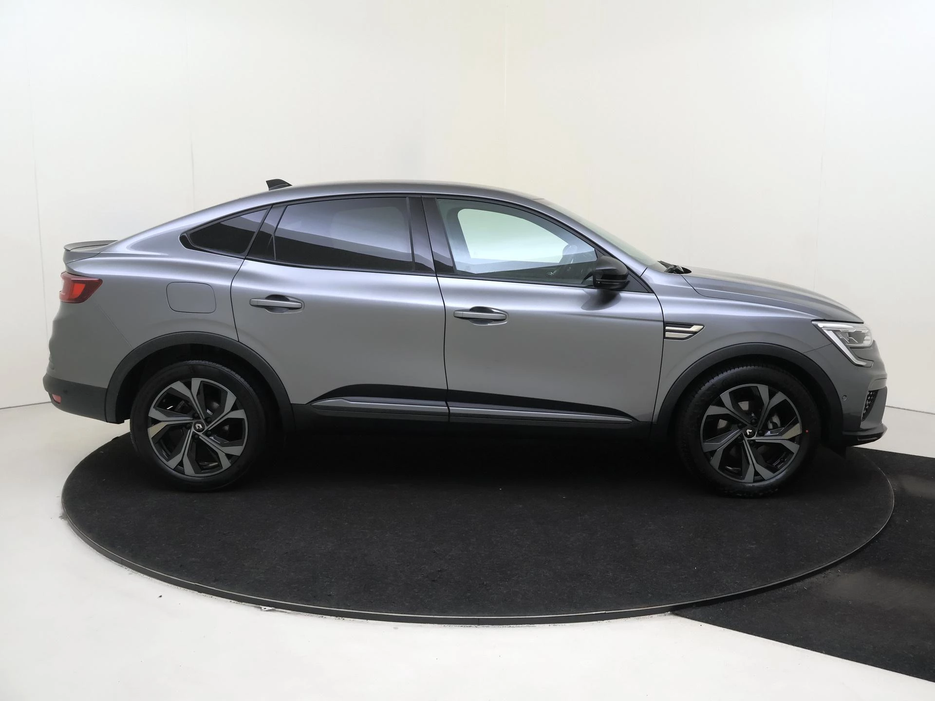 Renault-Arkana-image-8