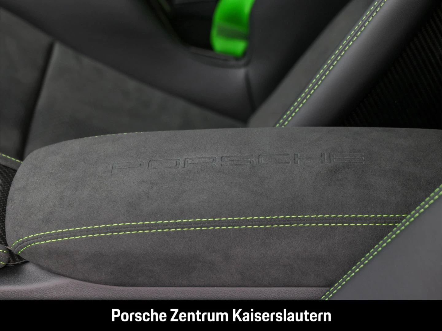 Porsche 718 Cayman GT4 RS Surround-View Sportabgas LED