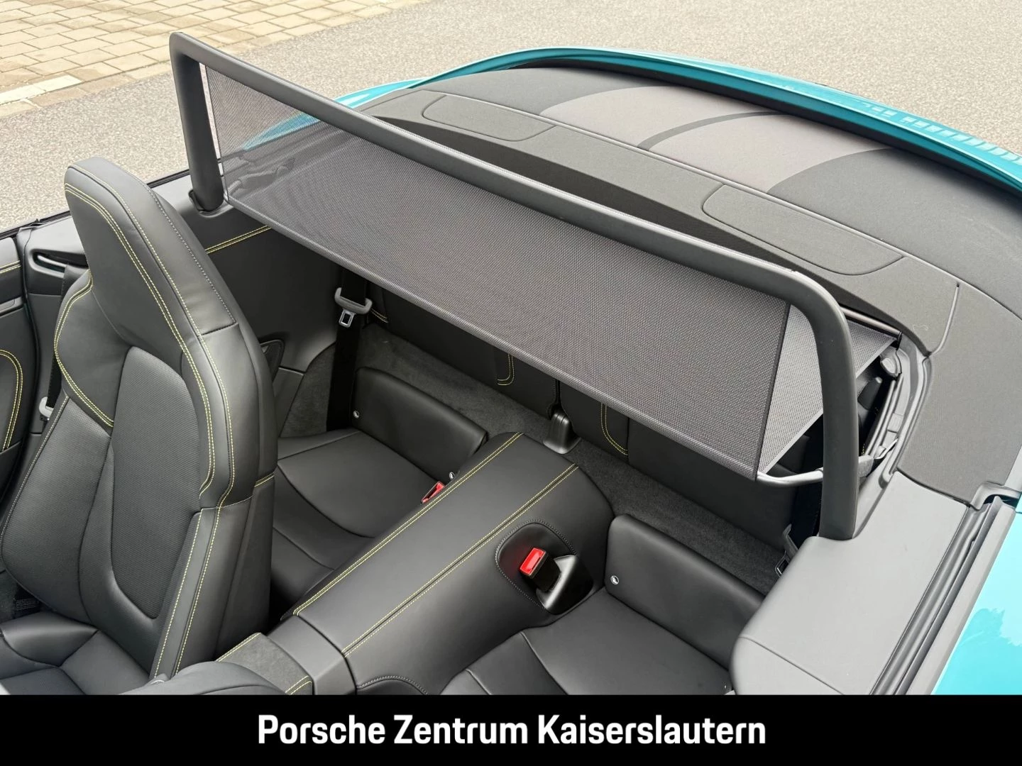 Porsche 911 992 Carrera 4 GTS Cabriolet Liftsystem-VA carrera