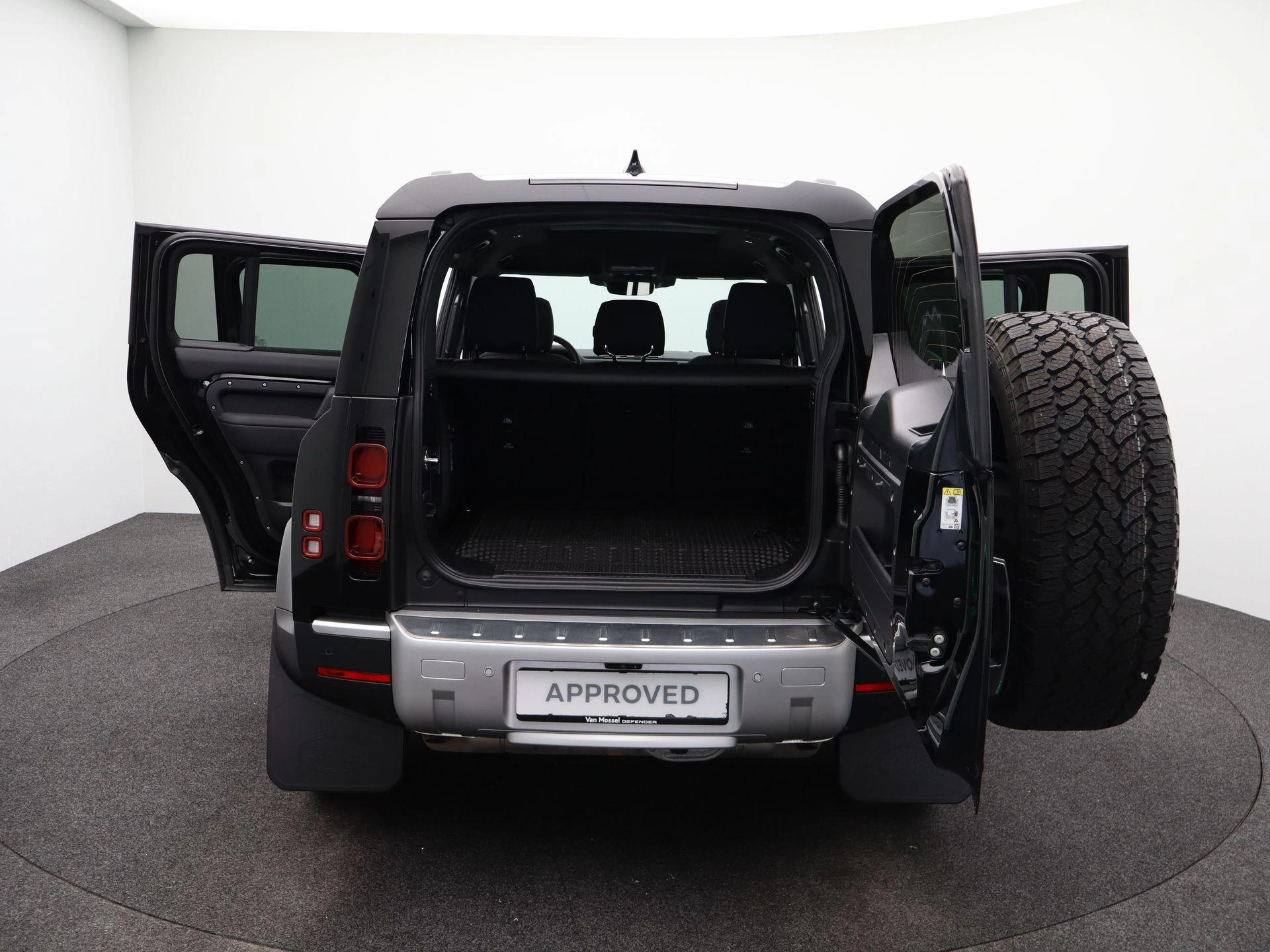 Land Rover-Defender-image-12
