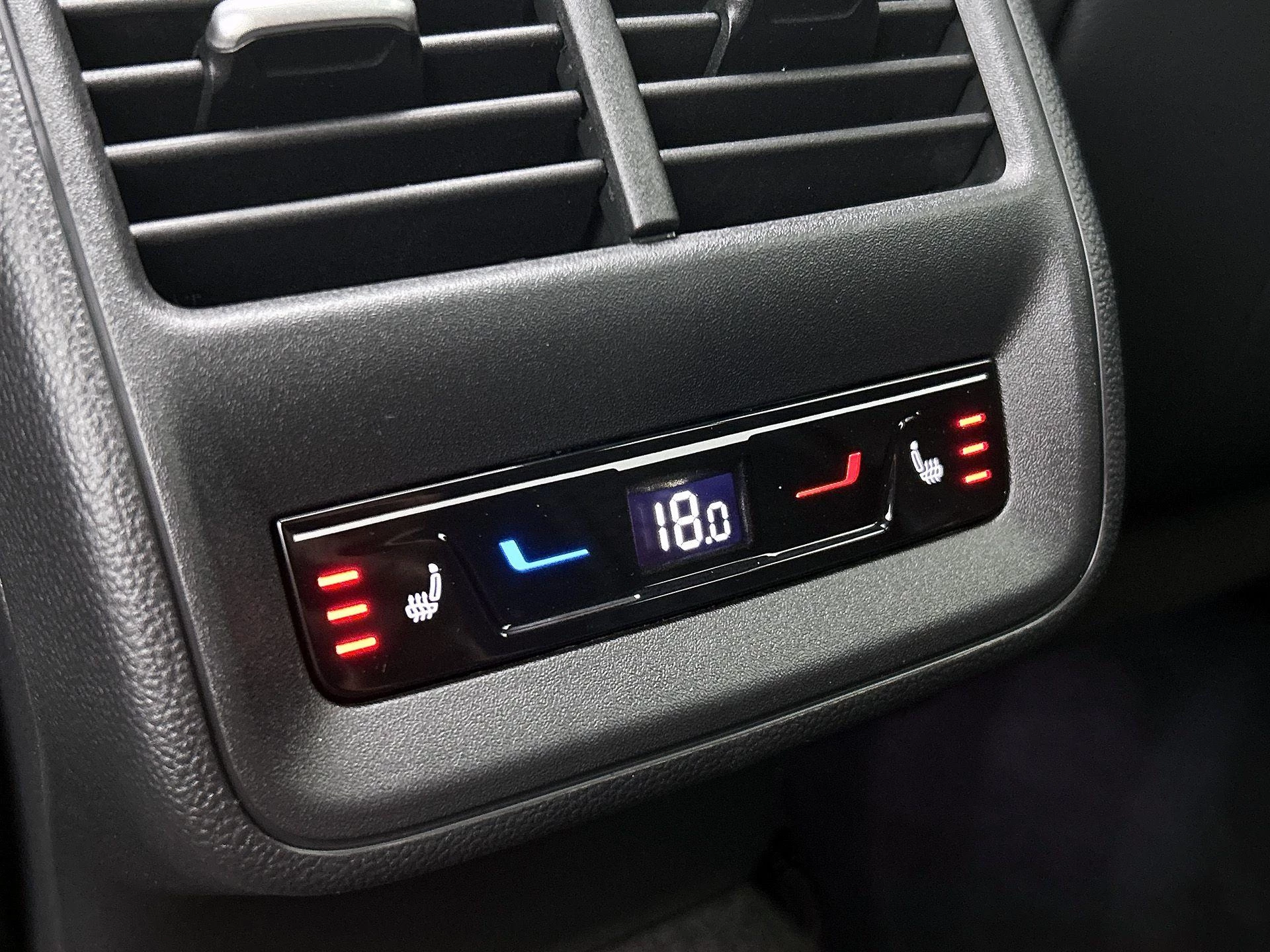 Volkswagen-Passat-image-6