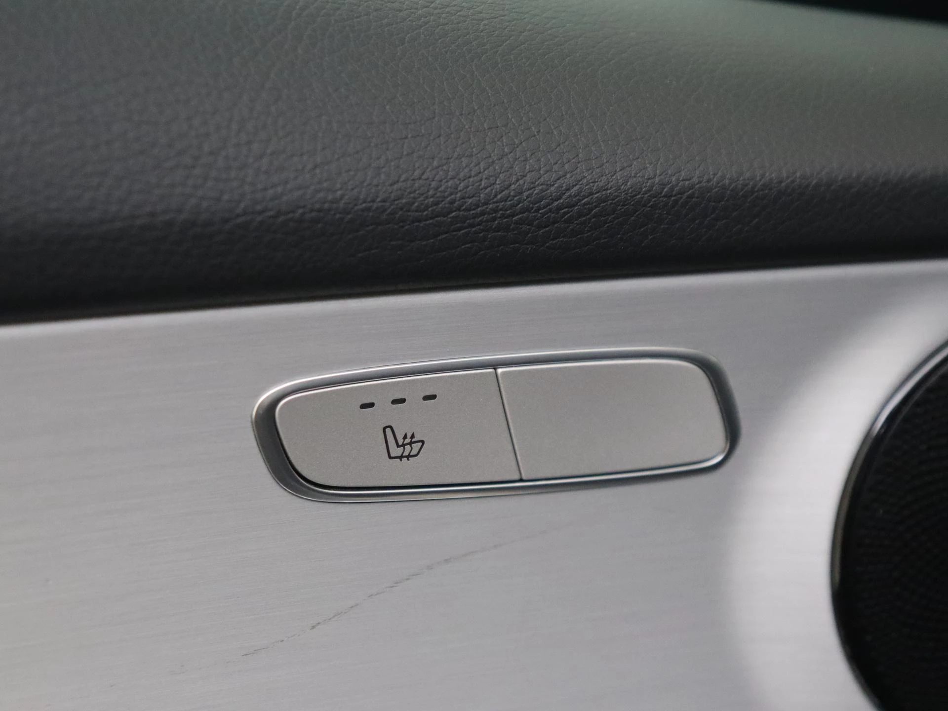 Mercedes-Benz-GLC-image-24