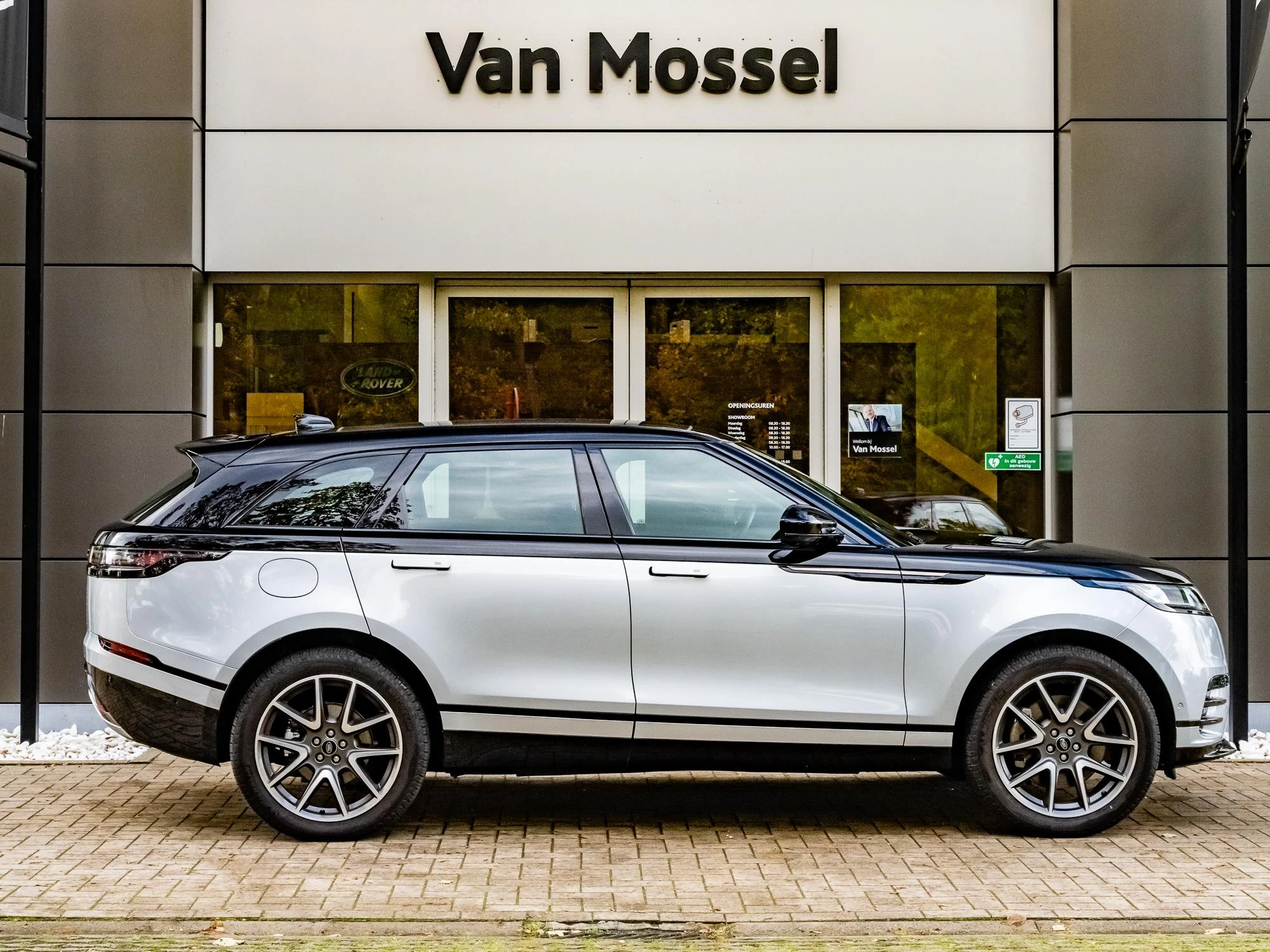 Land Rover-Range Rover Velar-image-6
