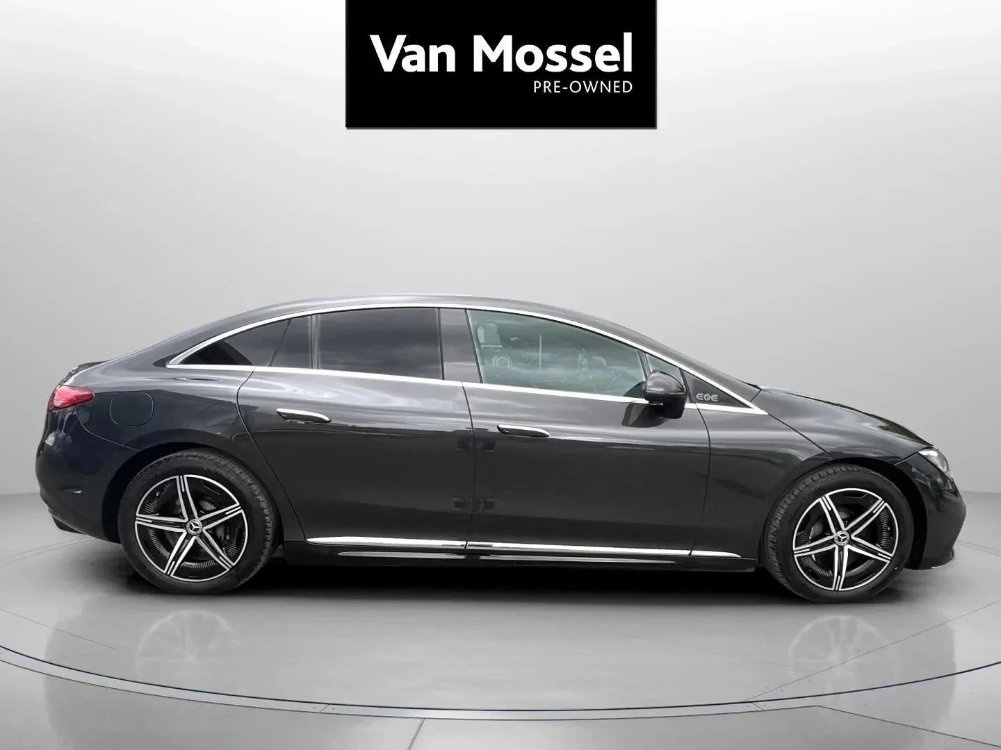 Mercedes-Benz-EQE-image-3