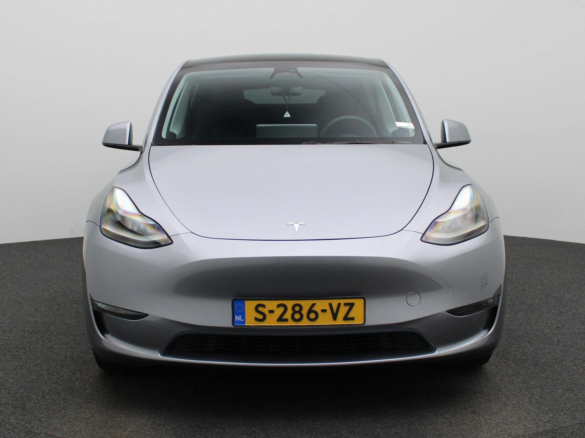 Tesla-Model Y-image-2