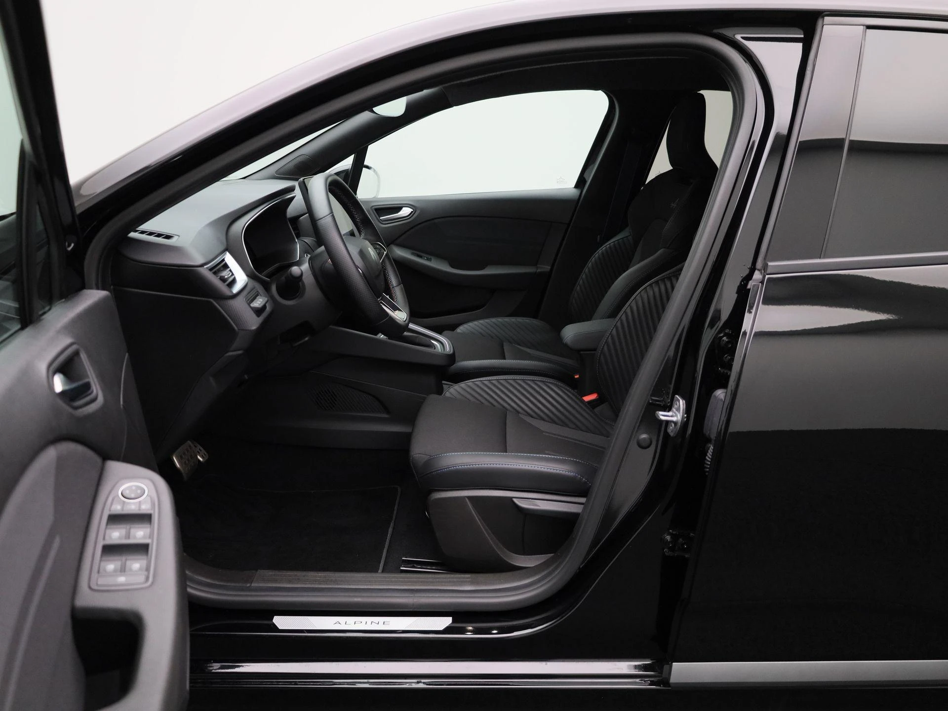 Renault-Clio-image-8