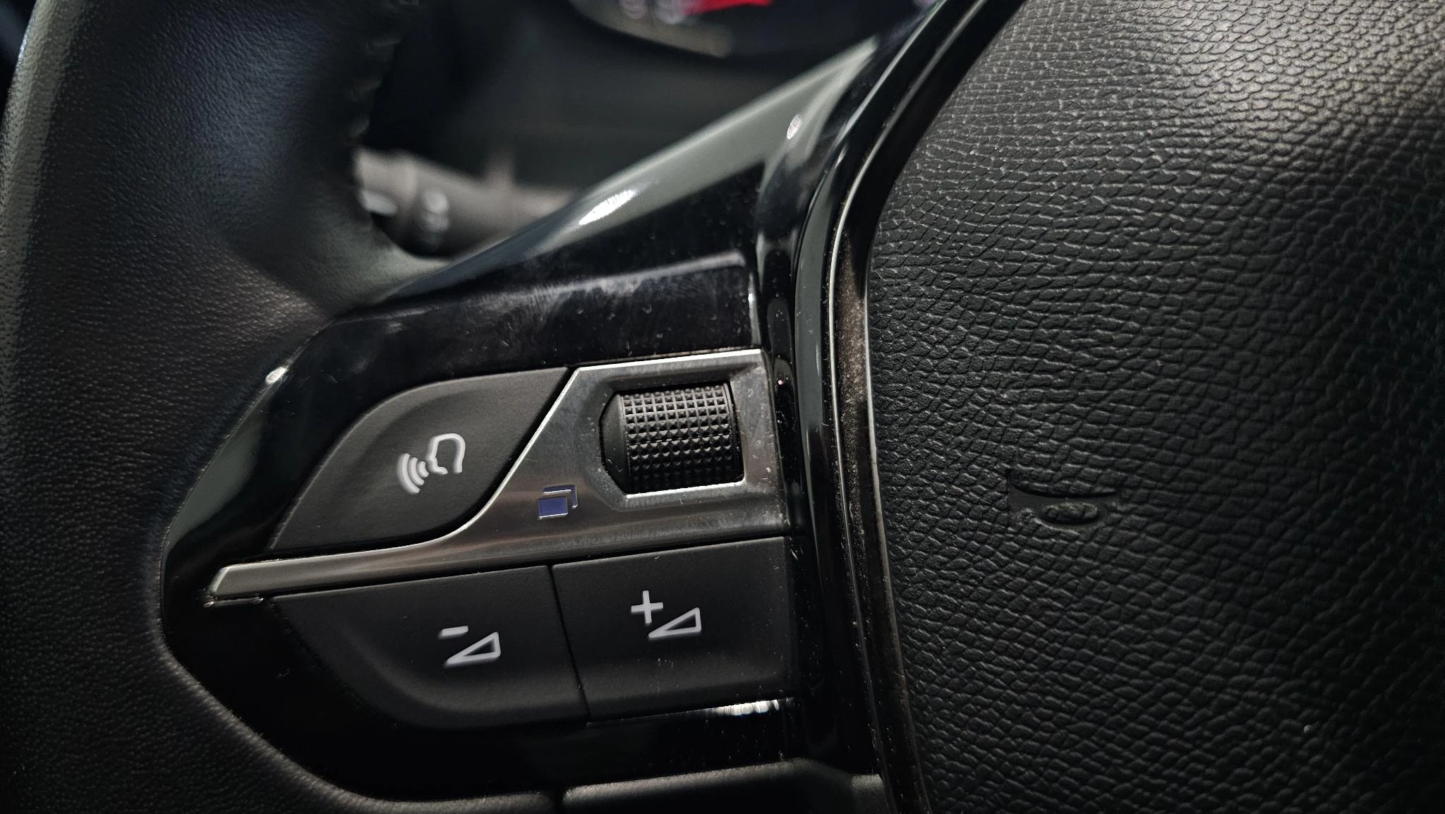 Peugeot-208-image-13