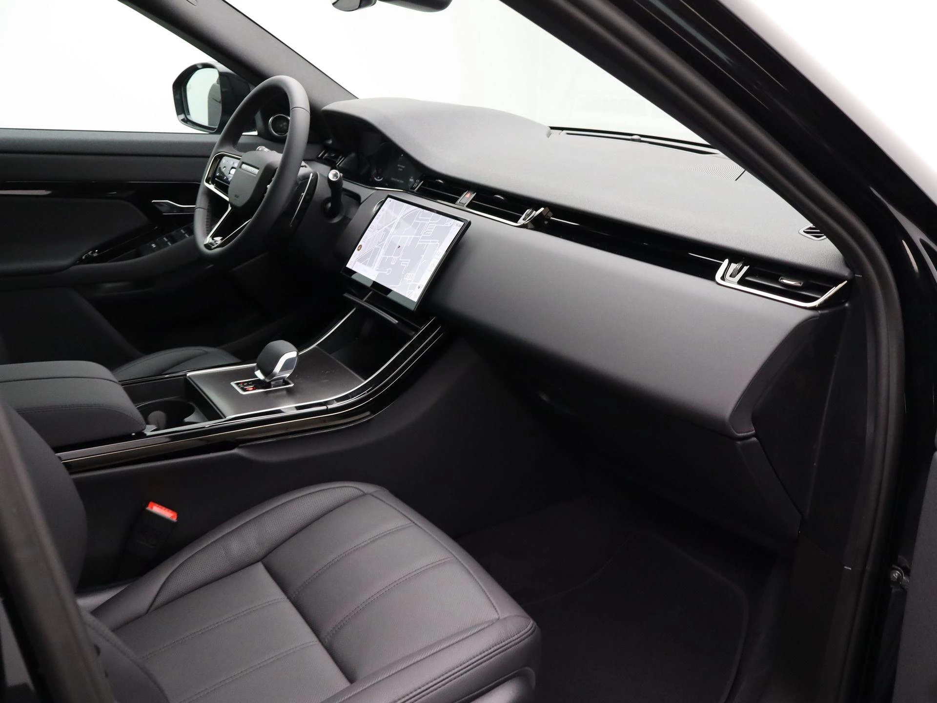Land Rover-Range Rover Evoque-image-31