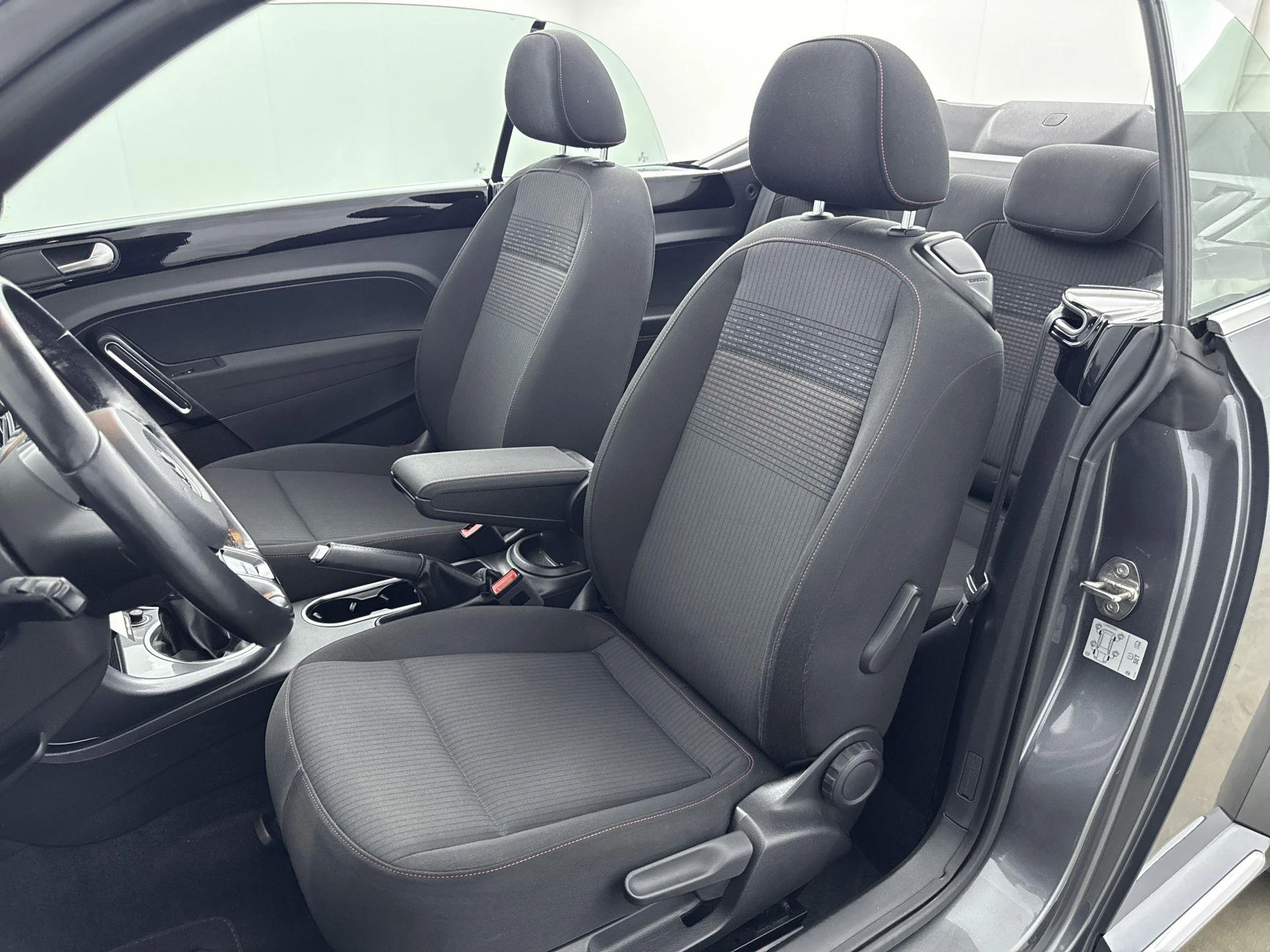 Volkswagen-Beetle-image-9