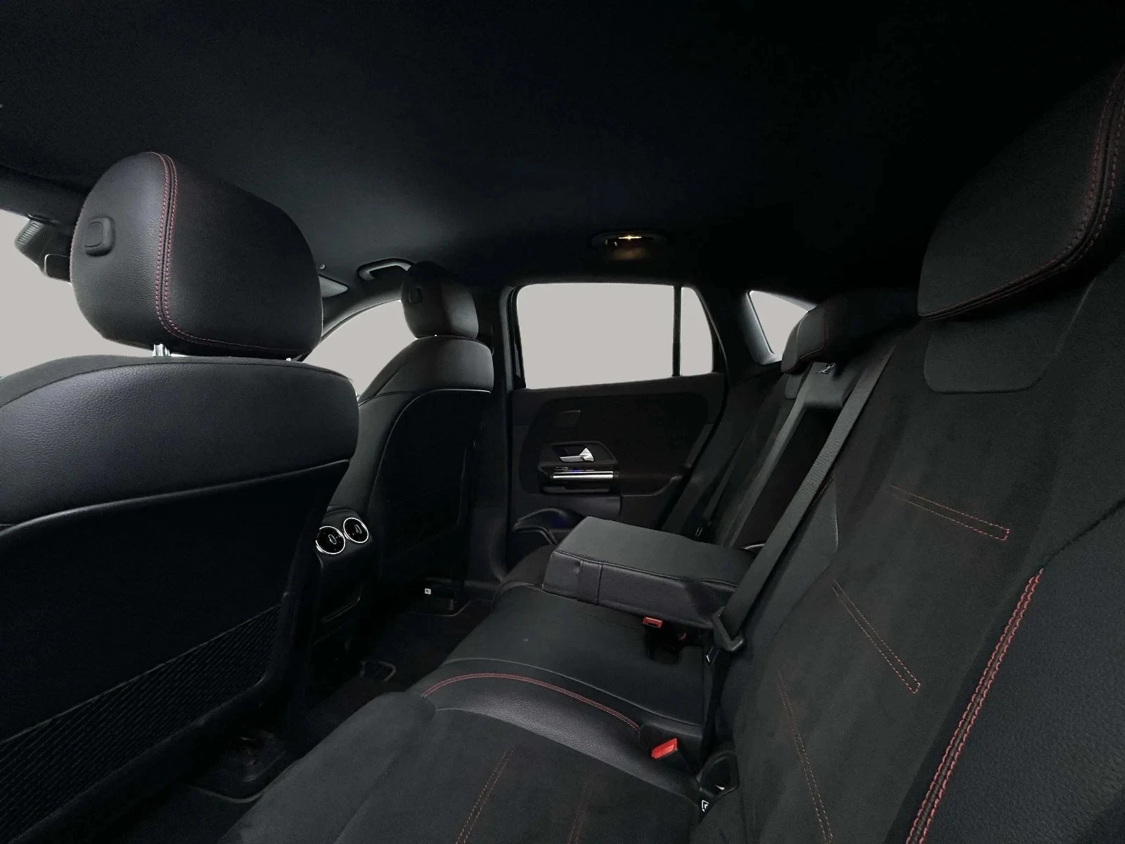 Mercedes-Benz-EQA-image-12