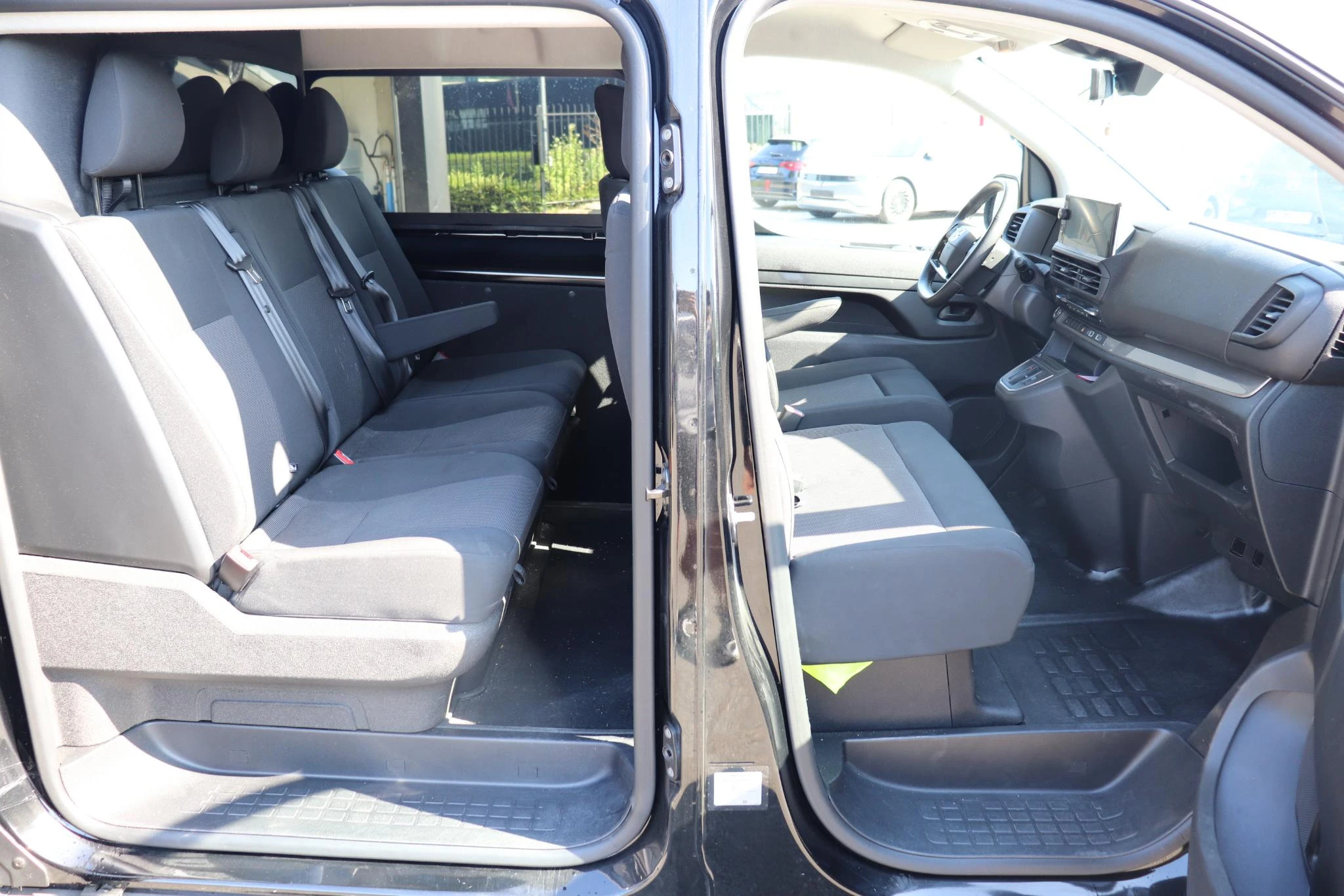 Opel Vivaro 2.0 BlueHDi 180 S&S EAT8 €6.4 L3H1