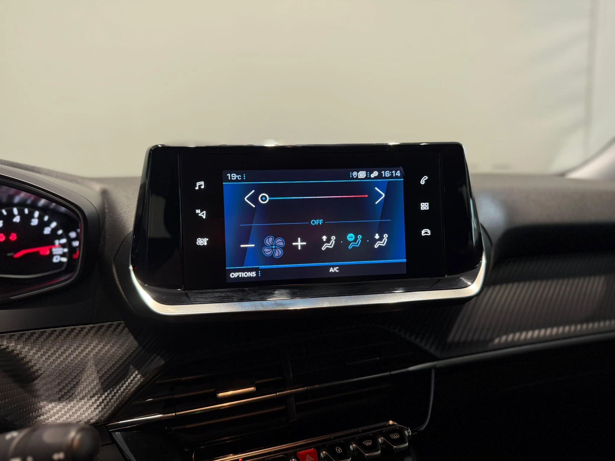 Peugeot-2008-image-18