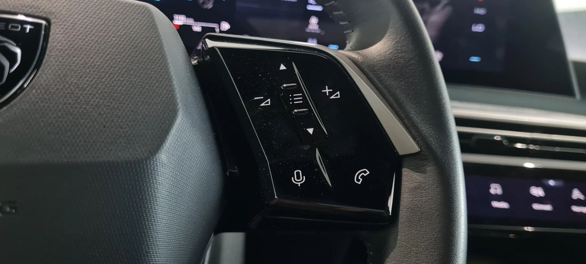 Peugeot 3008 1.2 Hybrid 136 Allure