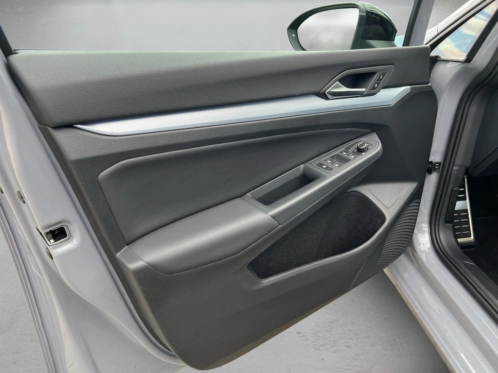 Volkswagen-Golf-image-5