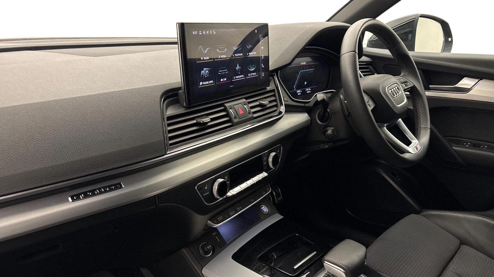 Audi-Q5-image-1
