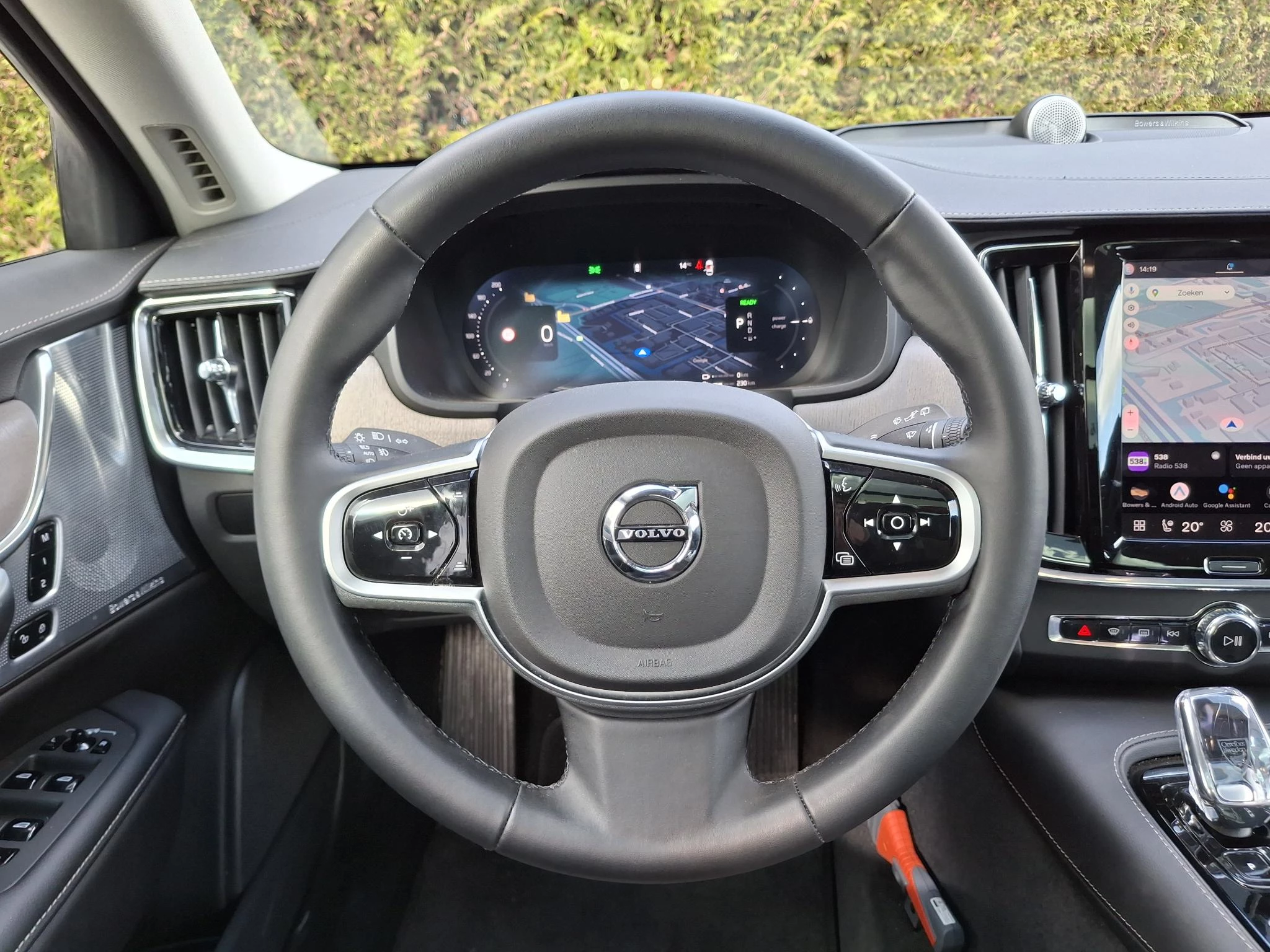 Volvo-V90-image-32