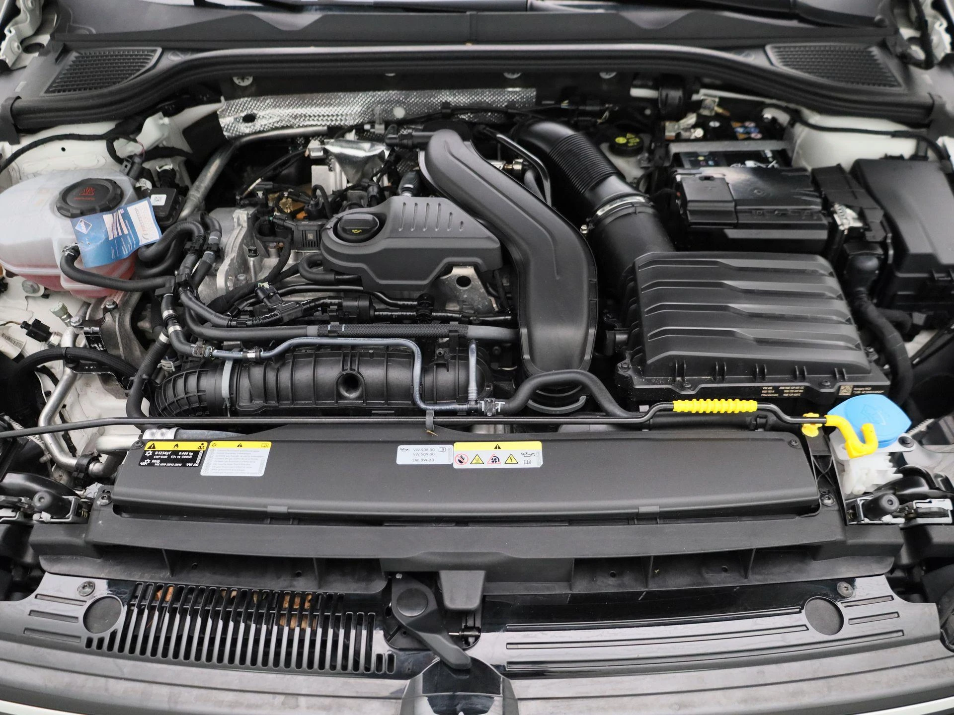 Volkswagen Golf 1.5 eTSI R-Line Edition
