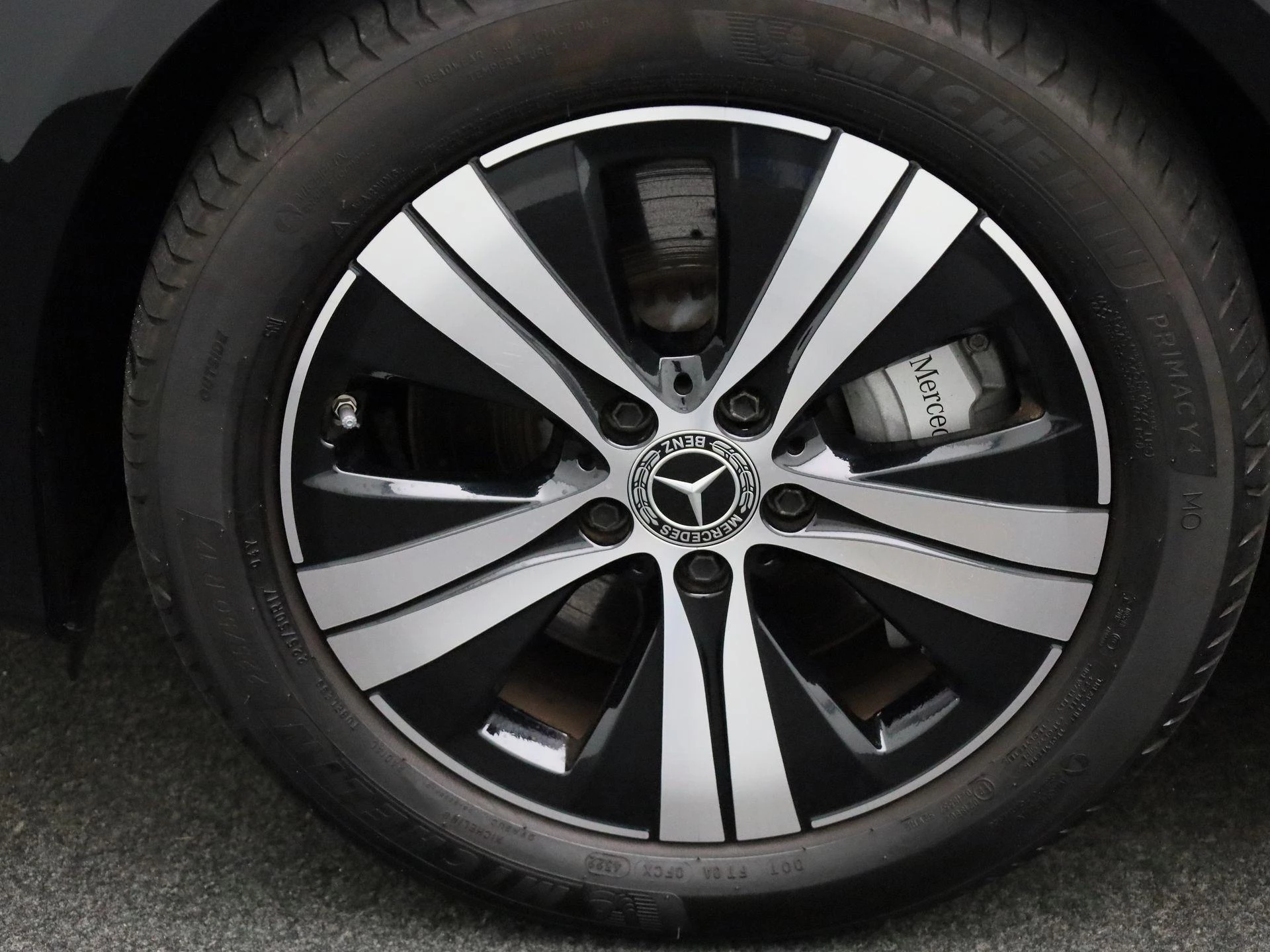 Mercedes-Benz-C-Klasse-image-11